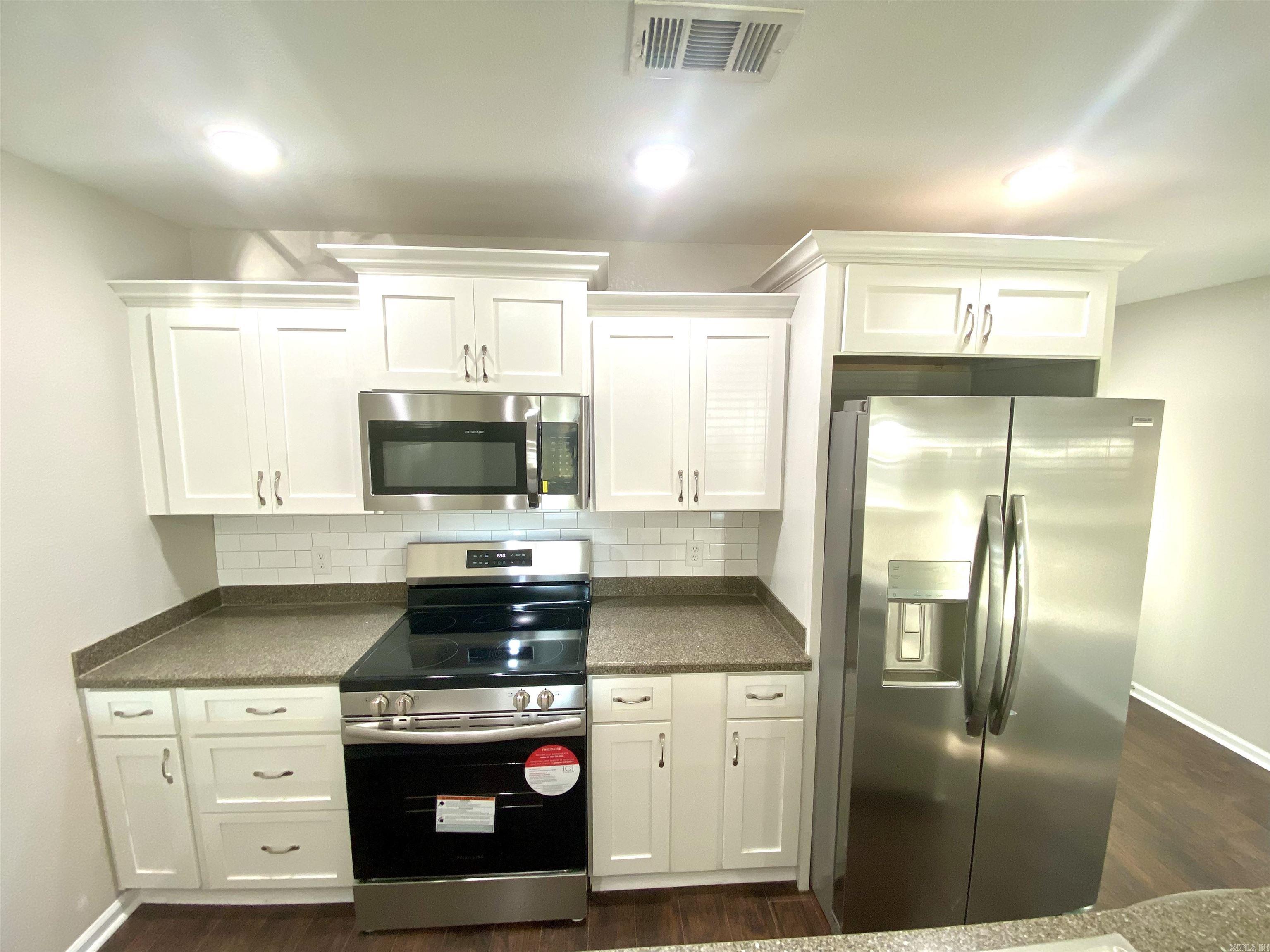 SULLIVAN ACRES - Residential