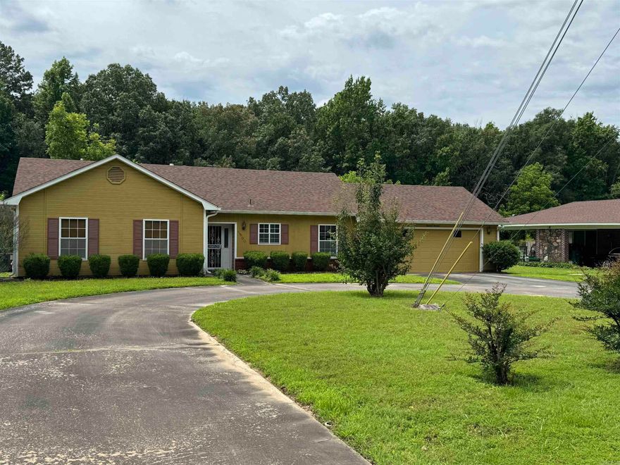 Calling all buyers! This well-maintained home features a serene sunroom perfect for relaxing. The dining/living room combo offers a spacious and versatile layout for all your entertaining needs. Outside, you'll find a huge fenced-in backyard, perfect for outdoor activities and gatherings. Don't miss this incredible opportunity – call me to come see this beautiful property for yourself!