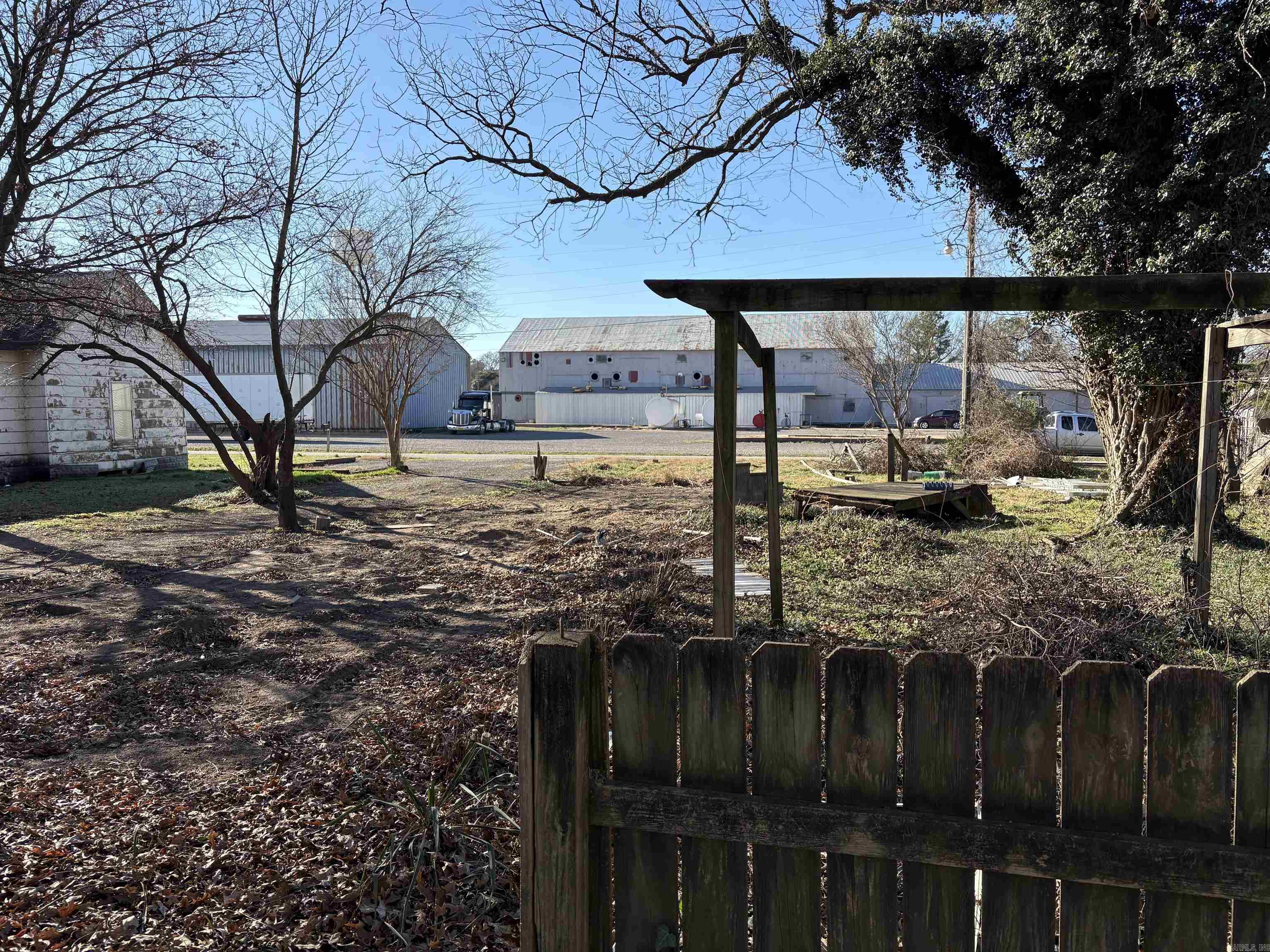 Cob & Le Survey - Land