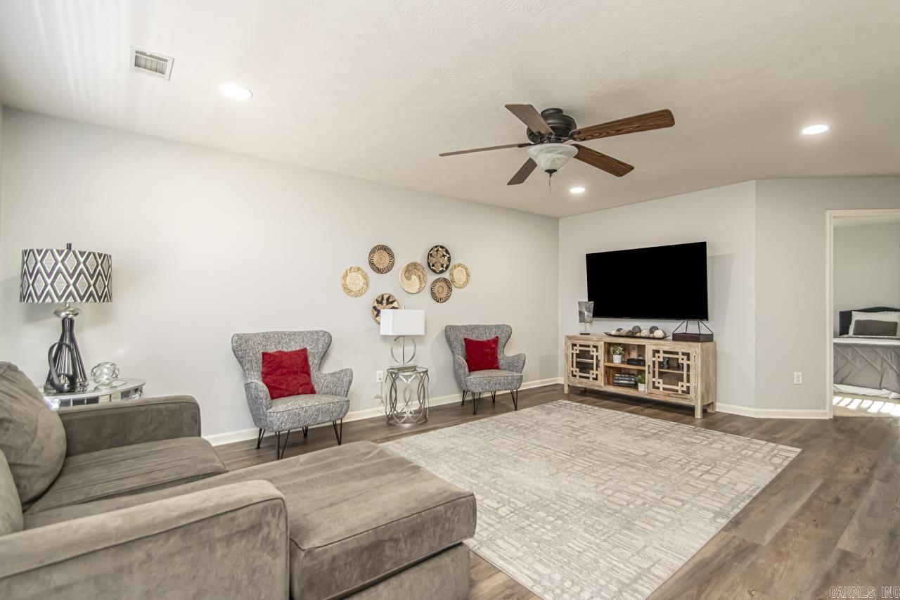 SPRING VALLEY - Residential