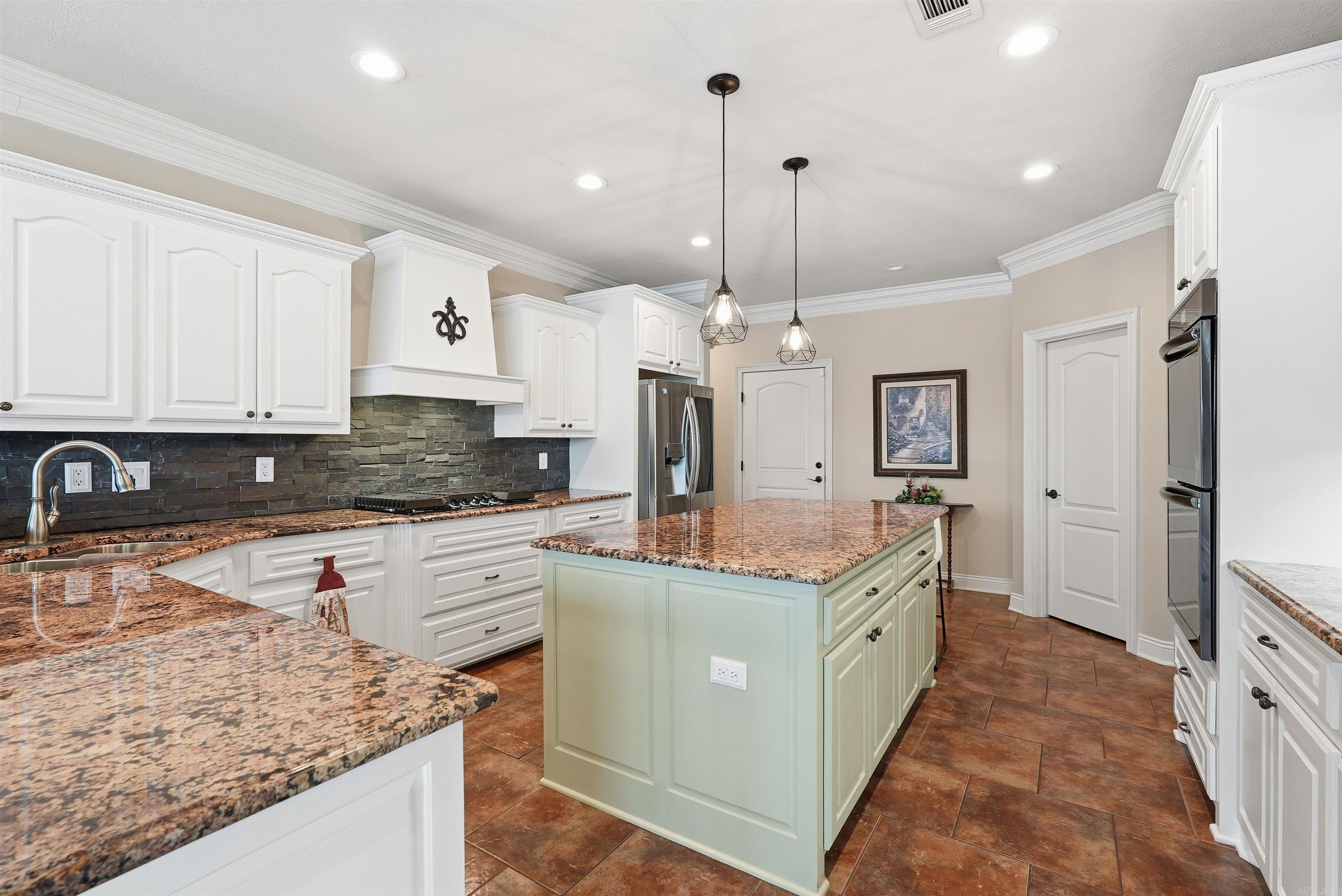 HURRICANE LAKE EST - Residential