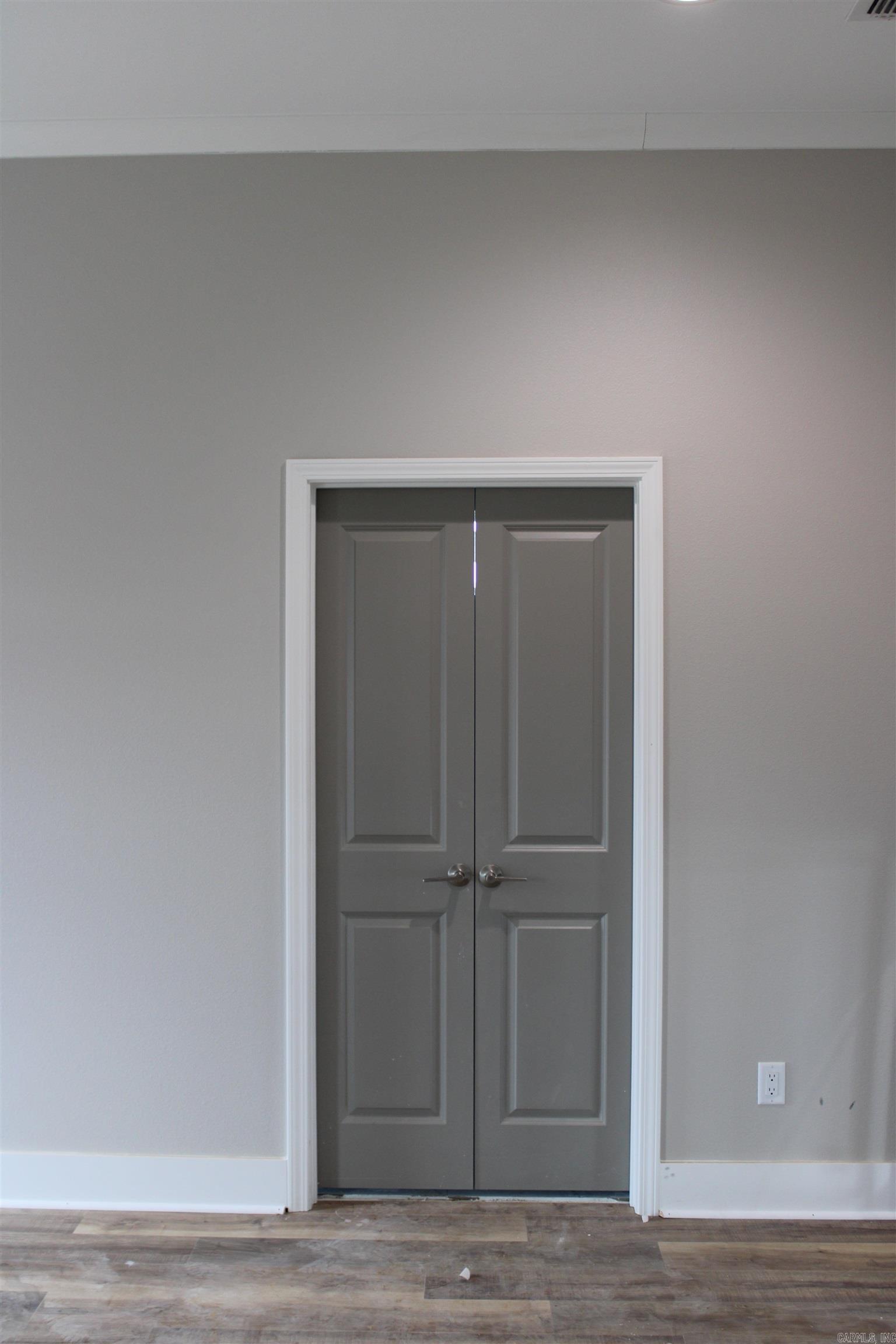 OAK TREE SOUTH - Residential