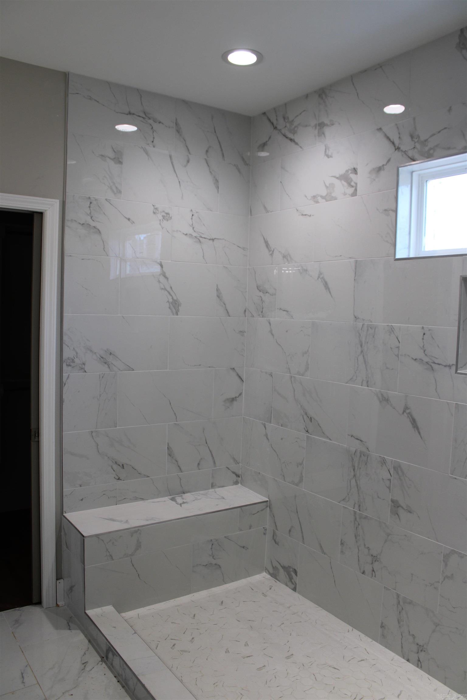 OAK TREE SOUTH - Residential