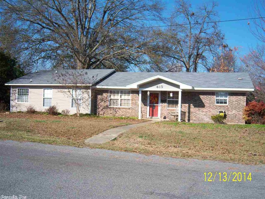 Move in ready. Remodeled and upgraded in 2008. Addition added, new roof and all windows replaced with energy efficient window. Open floor plan. Good location. Huge master bedroom with walk-in closet and large master bath with spa tub and walk-in glass shower with seat. French doors lead from master bedroom to patio. Kitchen has refrigerator, elect range, dishwasher, microwave and garbage disposal. Chain link fenced backyard. 8x16 metal storage  building, porch,and electricity. Concrete driveway