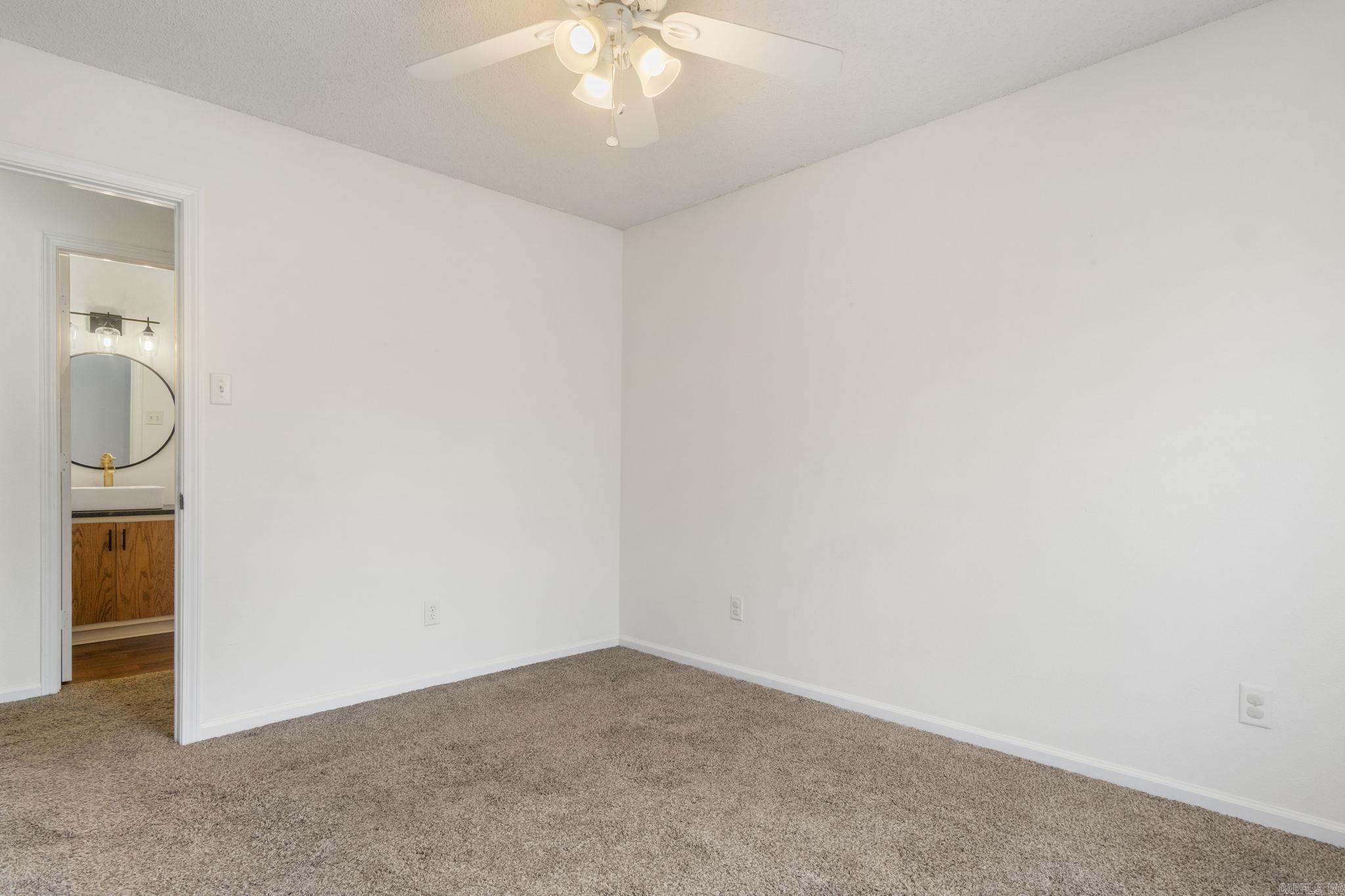 WESTHAMPTON - Residential