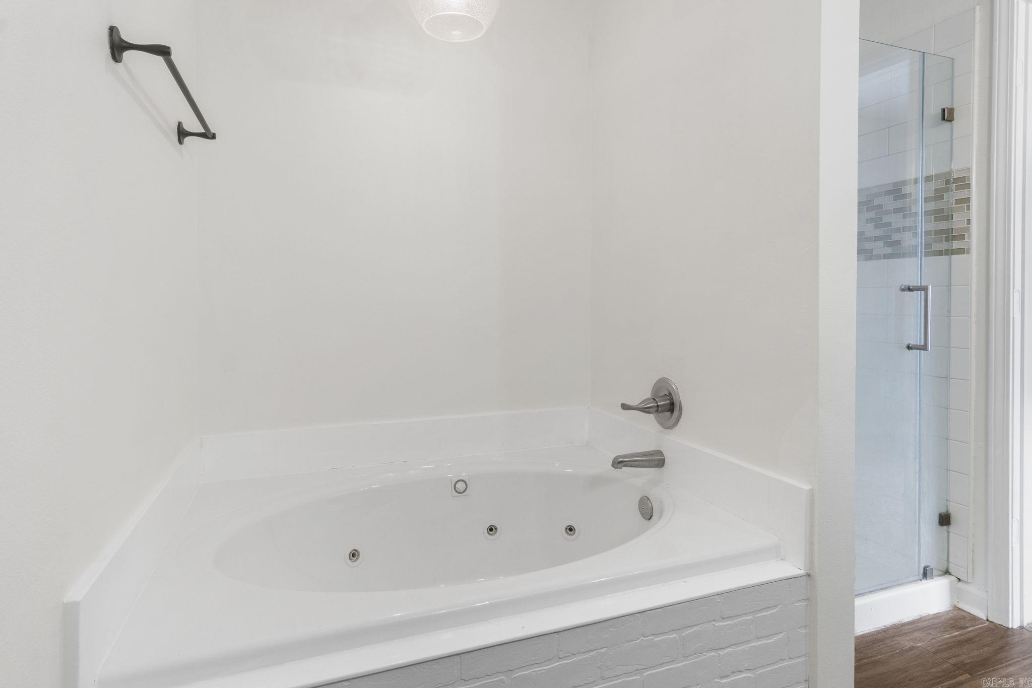 WESTHAMPTON - Residential