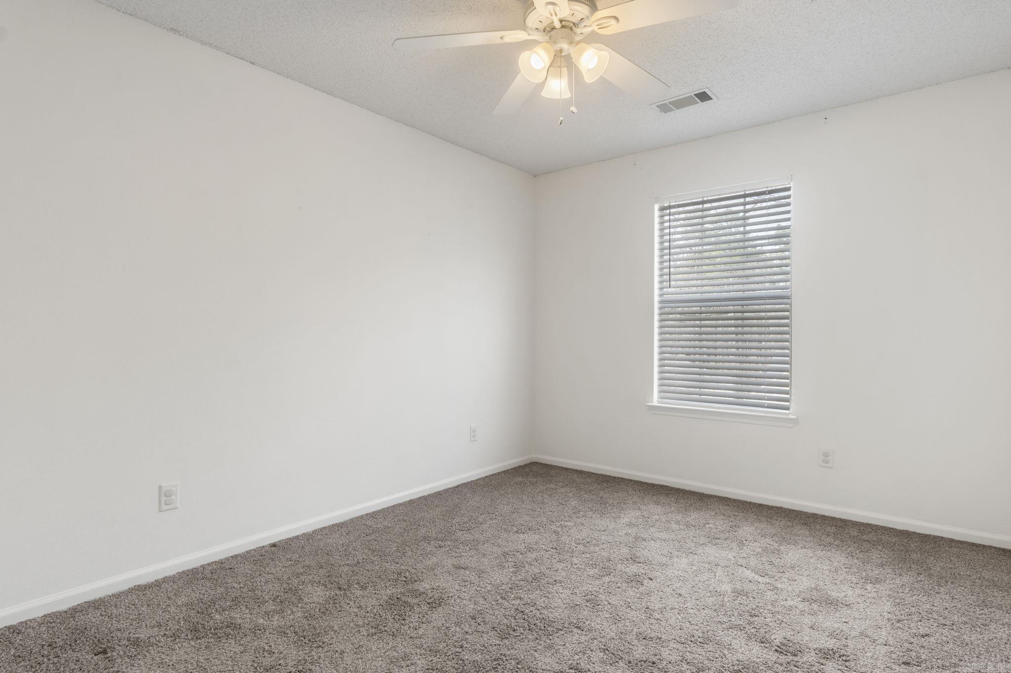 WESTHAMPTON - Residential