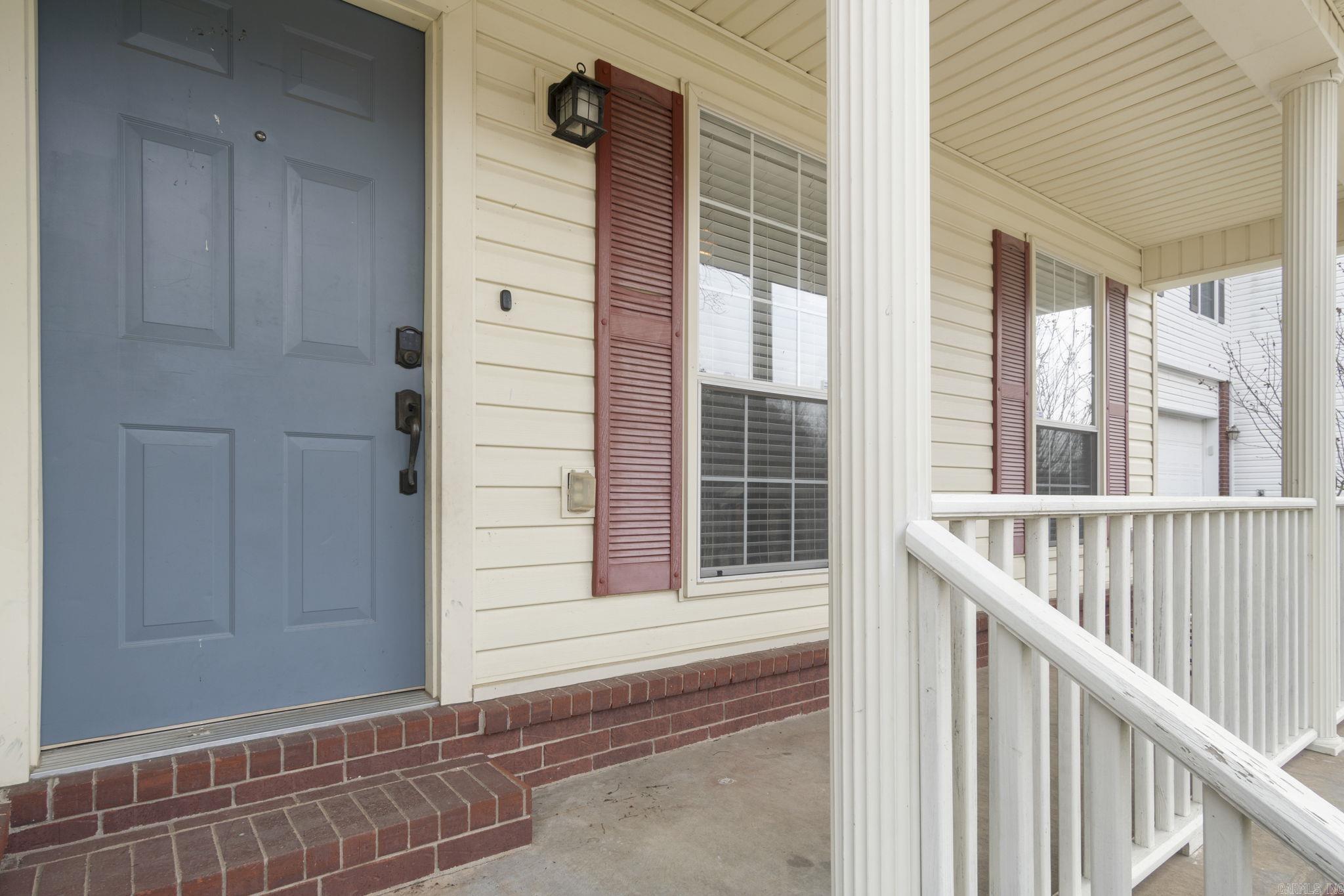 WESTHAMPTON - Residential