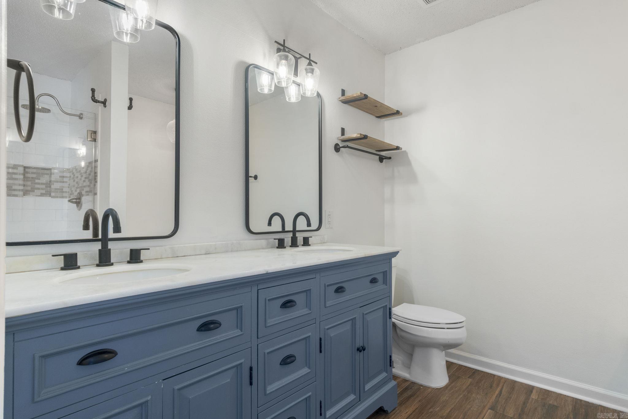 WESTHAMPTON - Residential