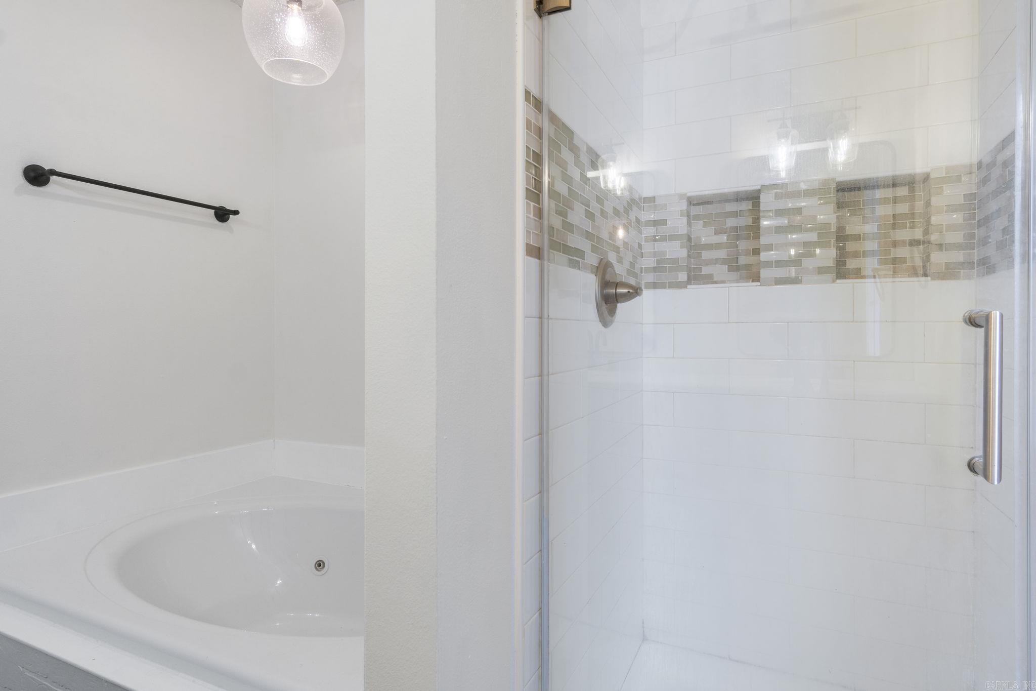 WESTHAMPTON - Residential