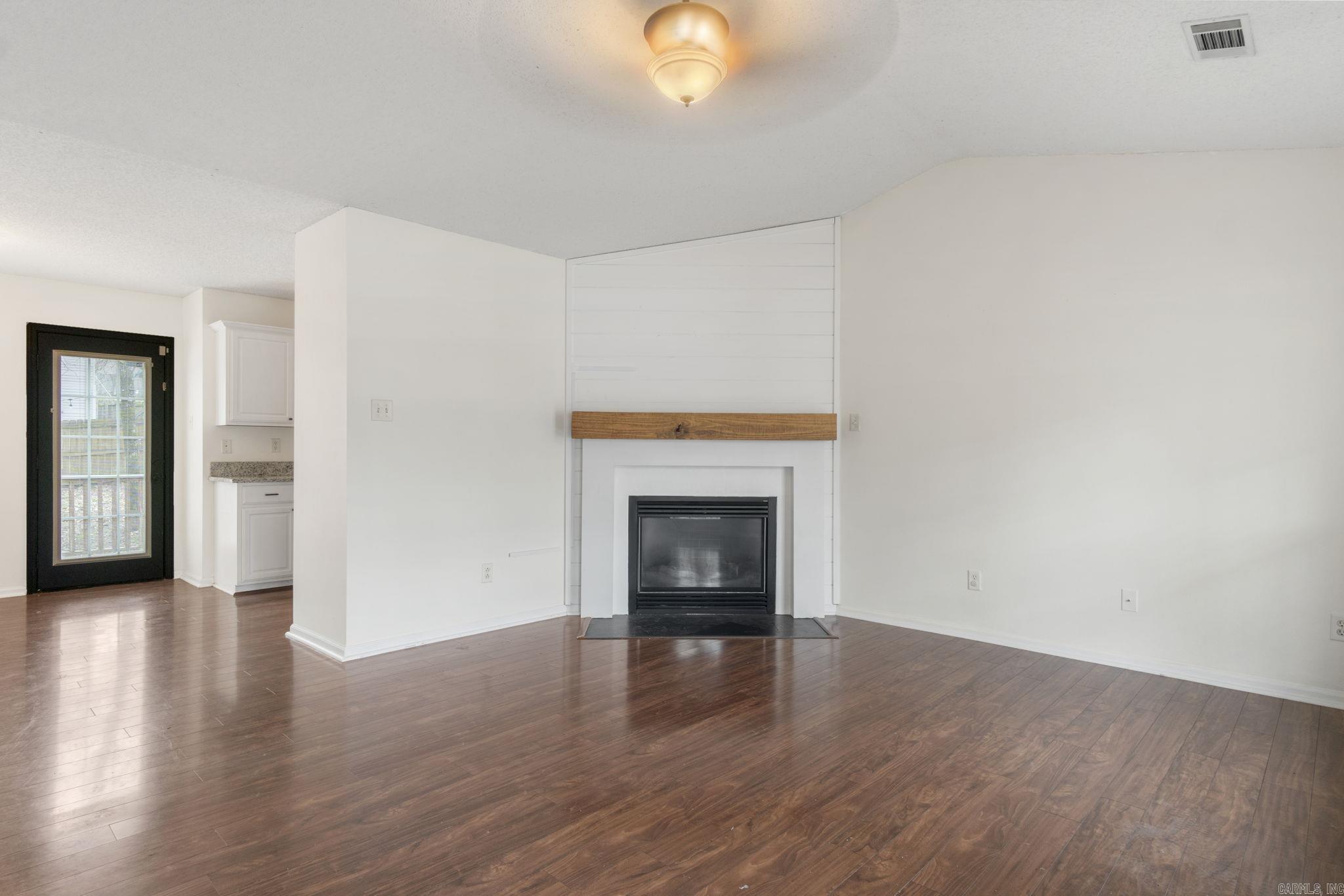 WESTHAMPTON - Residential