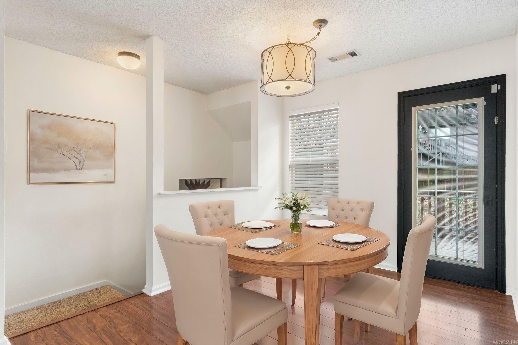 WESTHAMPTON - Residential