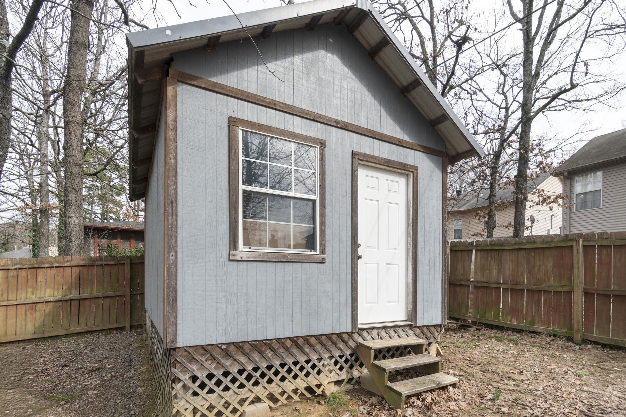 WESTHAMPTON - Residential