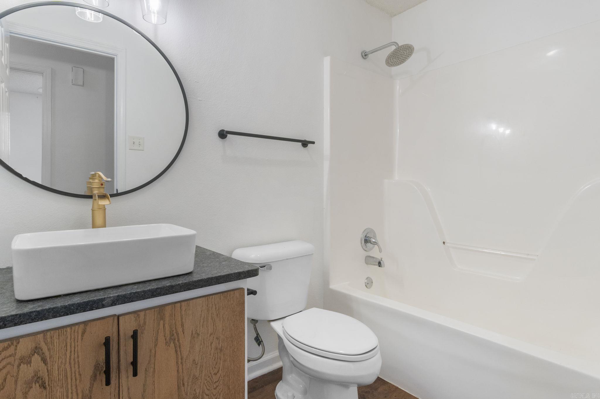 WESTHAMPTON - Residential