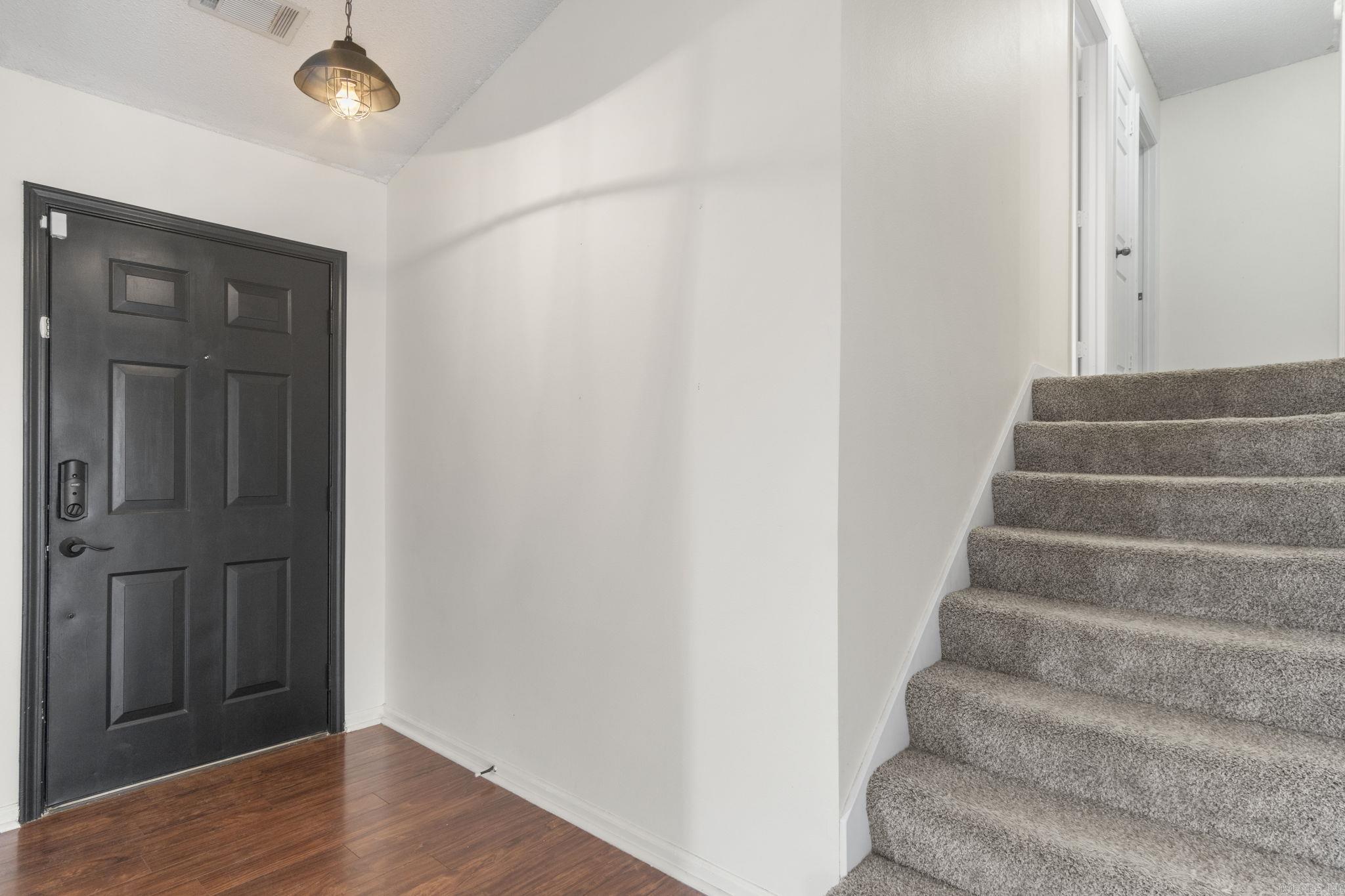 WESTHAMPTON - Residential