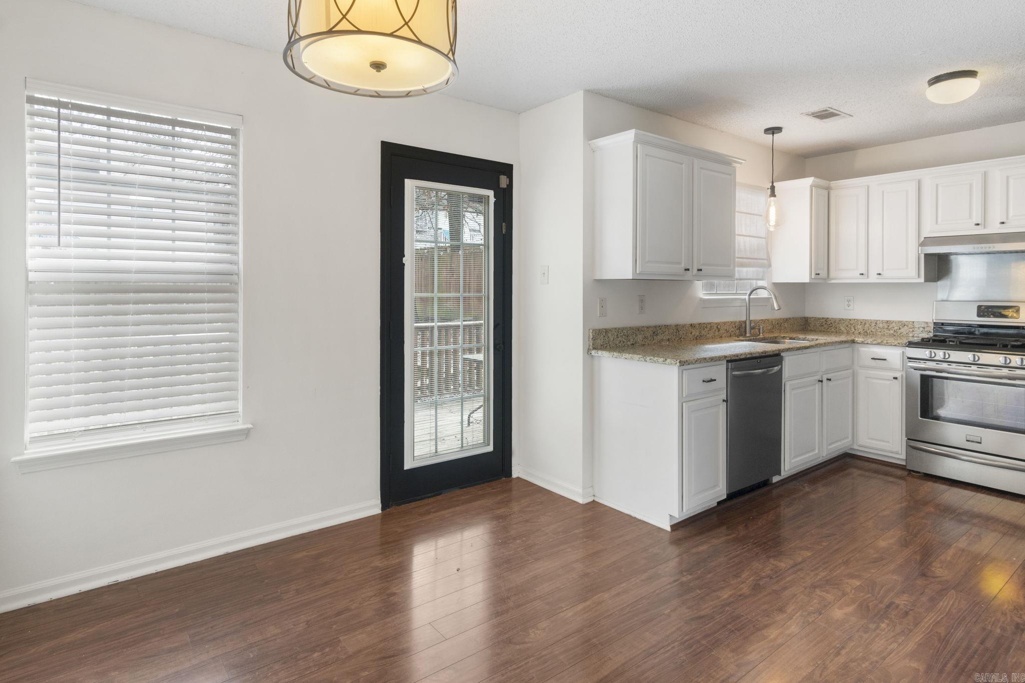 WESTHAMPTON - Residential