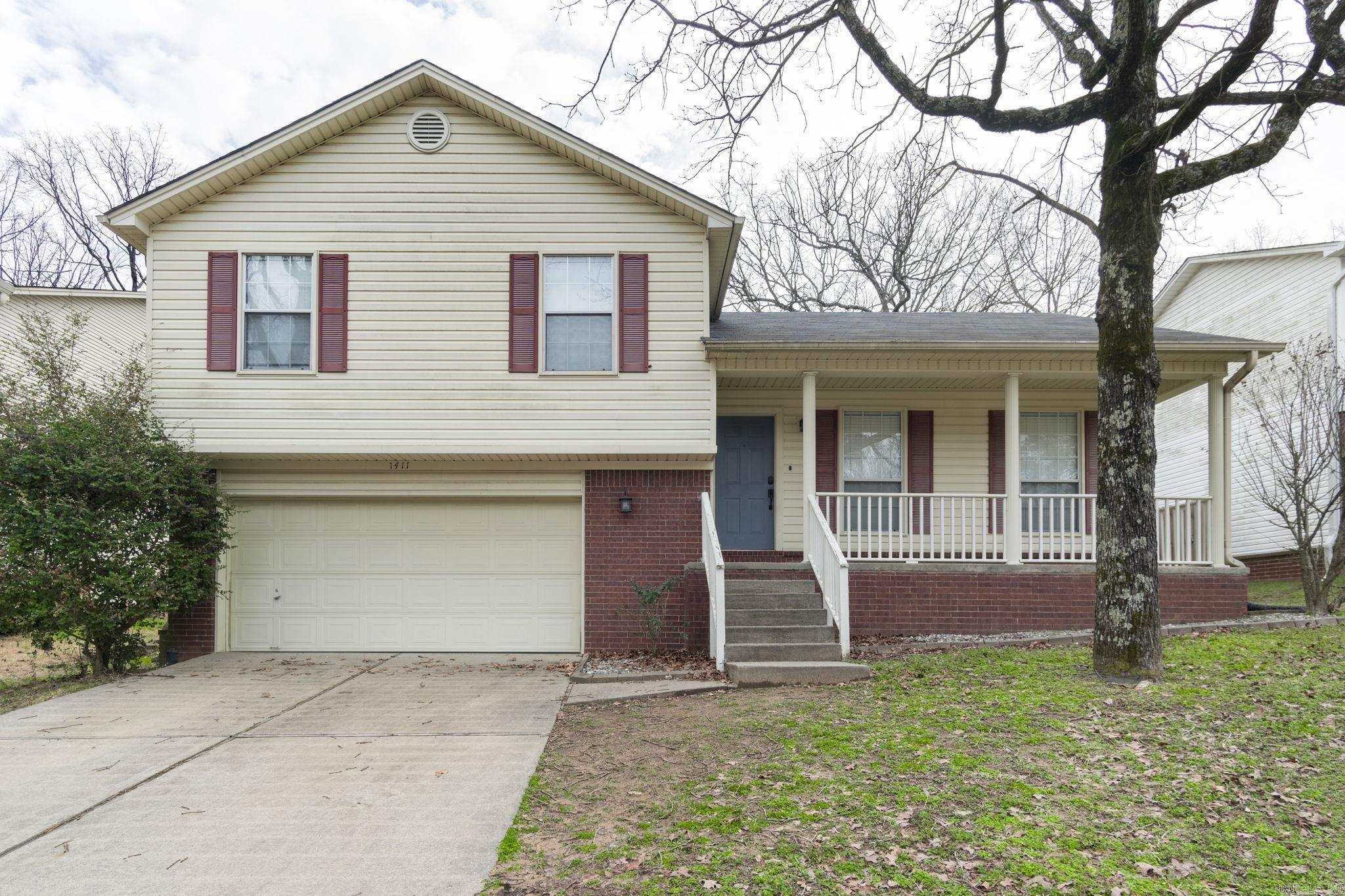 WESTHAMPTON - Residential