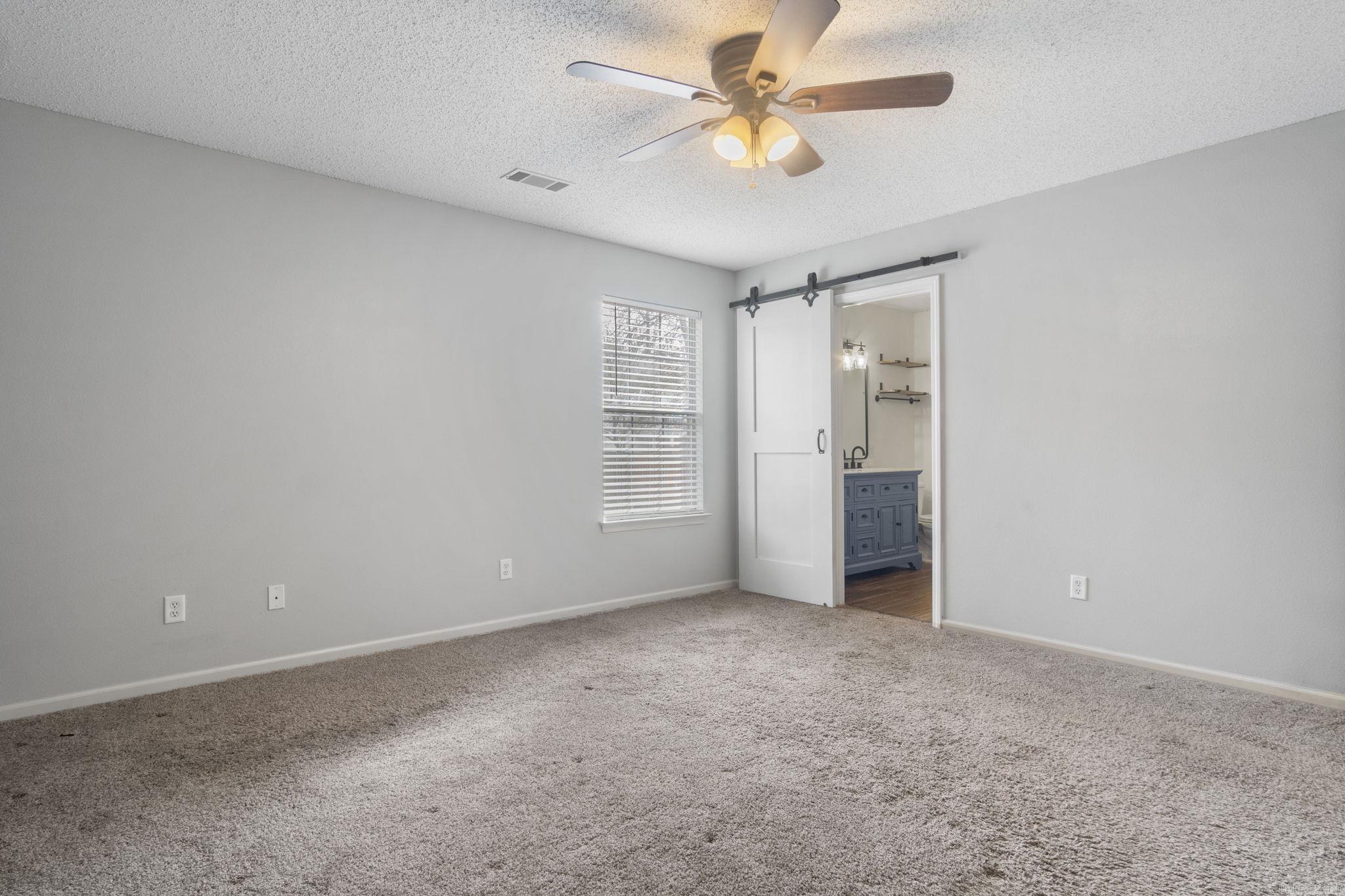 WESTHAMPTON - Residential