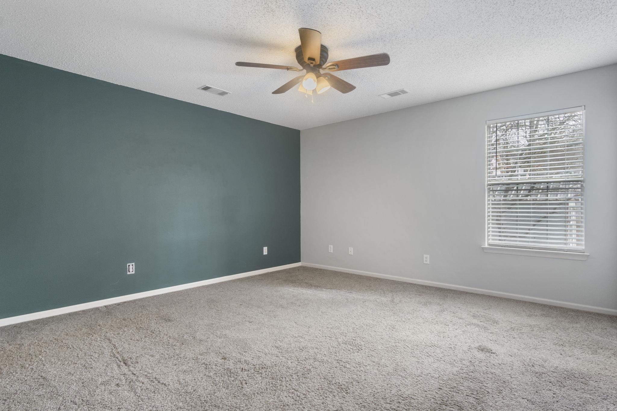 WESTHAMPTON - Residential