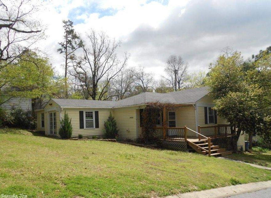 Great house in Cammack!  Two seperate living areas!   Neat built-ins, bonus room off living room, and more!  This is a Fannie Mae Homepath Property.  This property is approved for Homepath Renovation Mortgage Financing.  See remarks please.