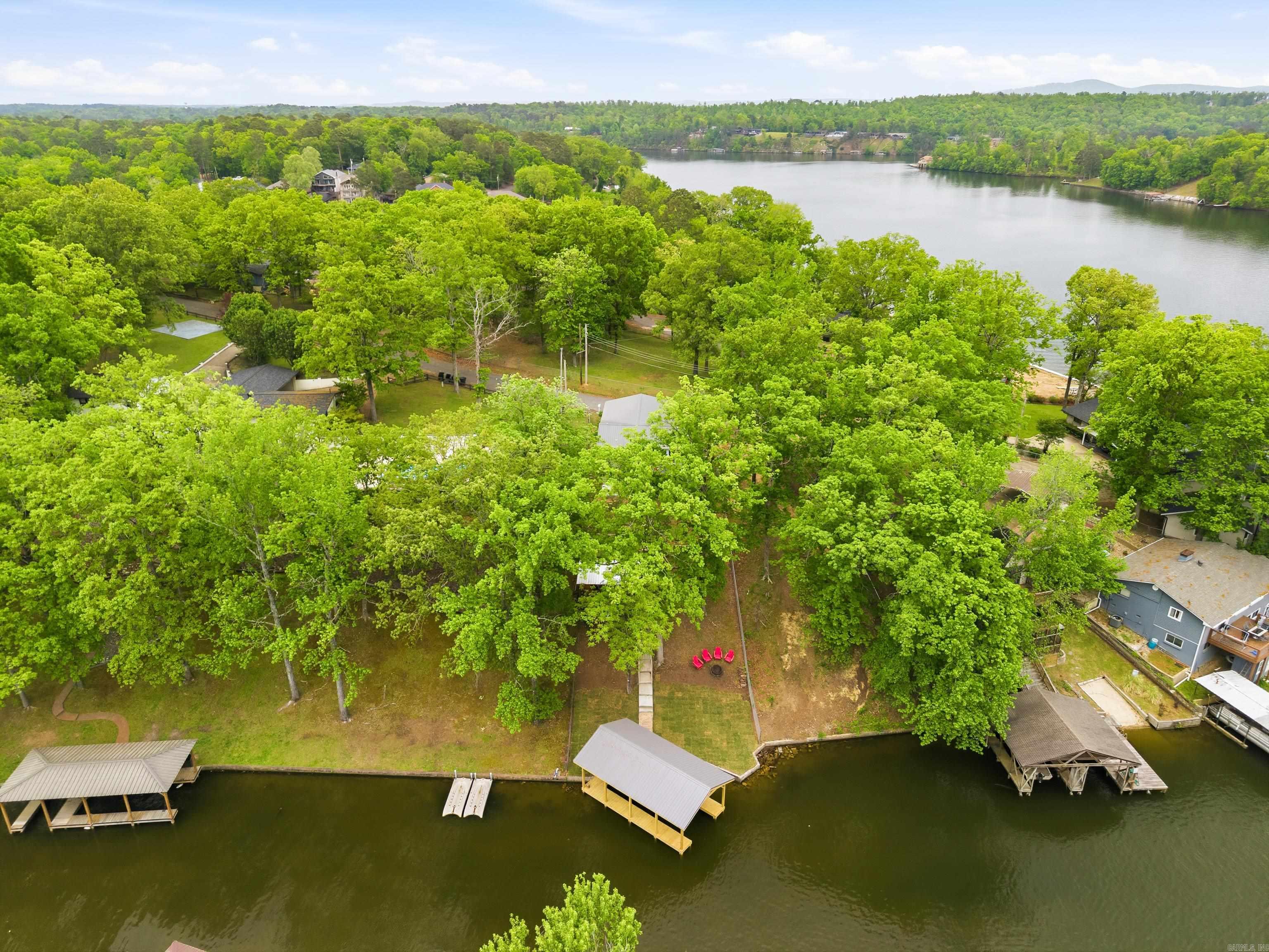DUKE SHORES - Residential