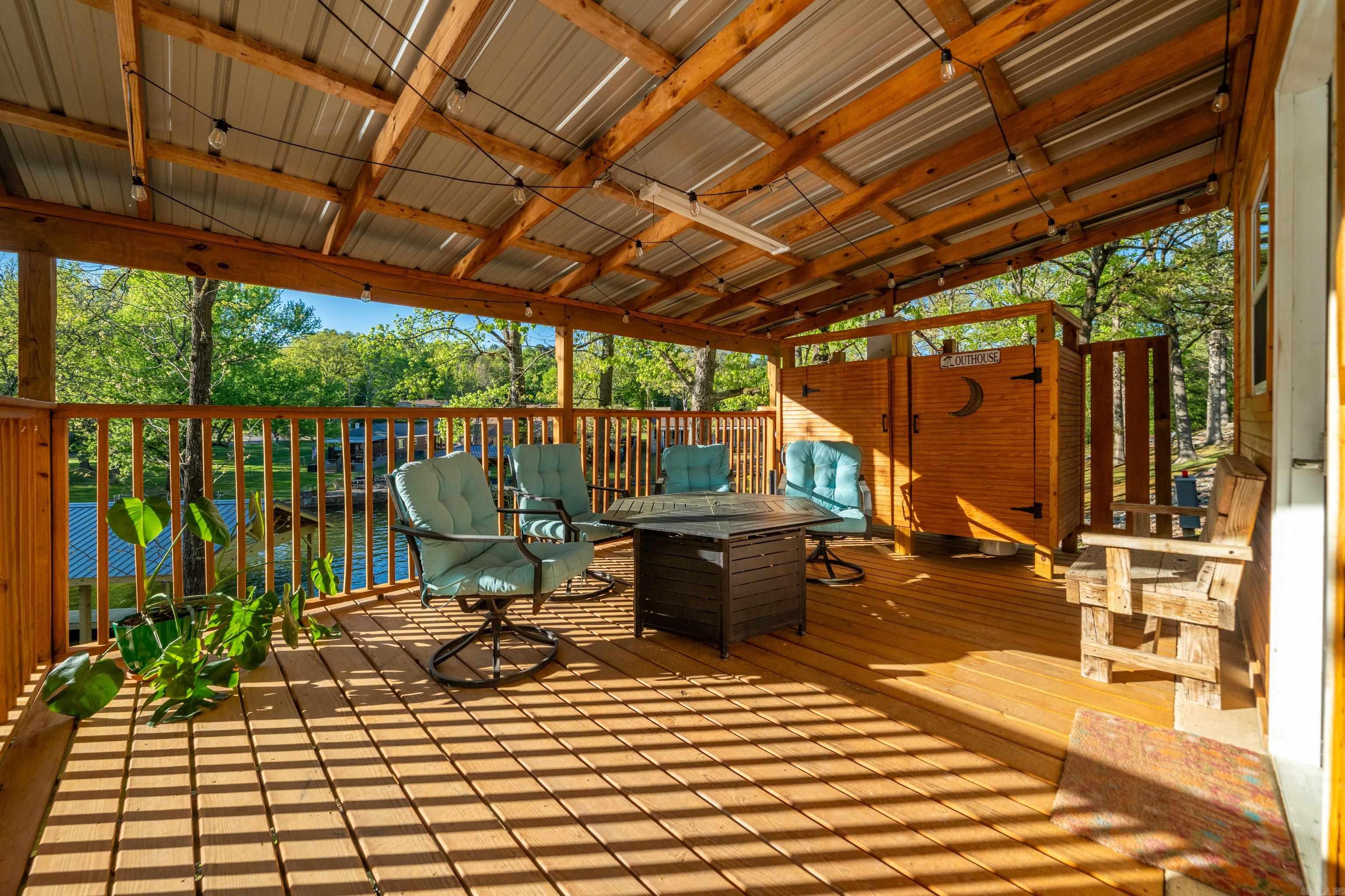 DUKE SHORES - Residential