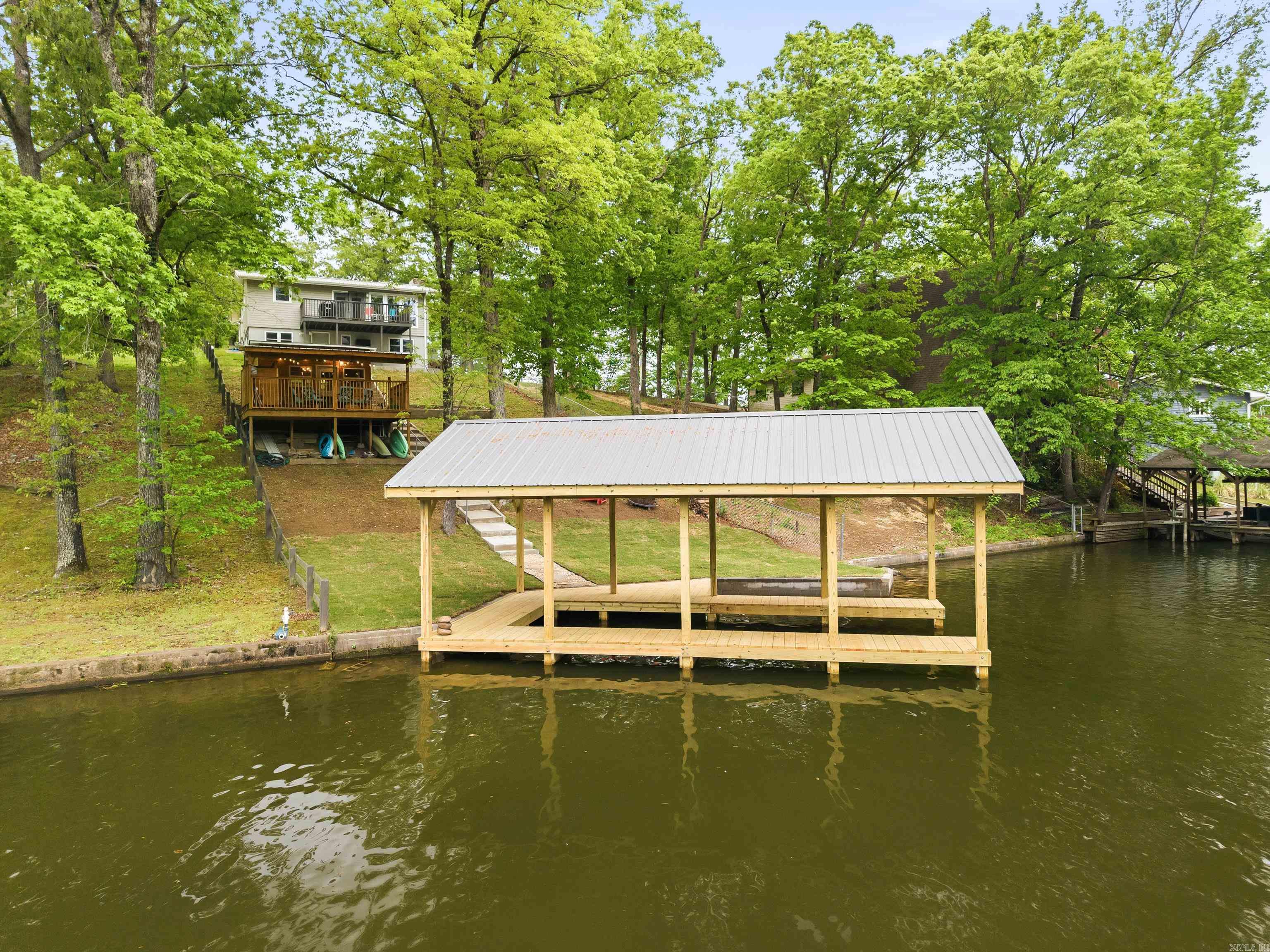 DUKE SHORES - Residential