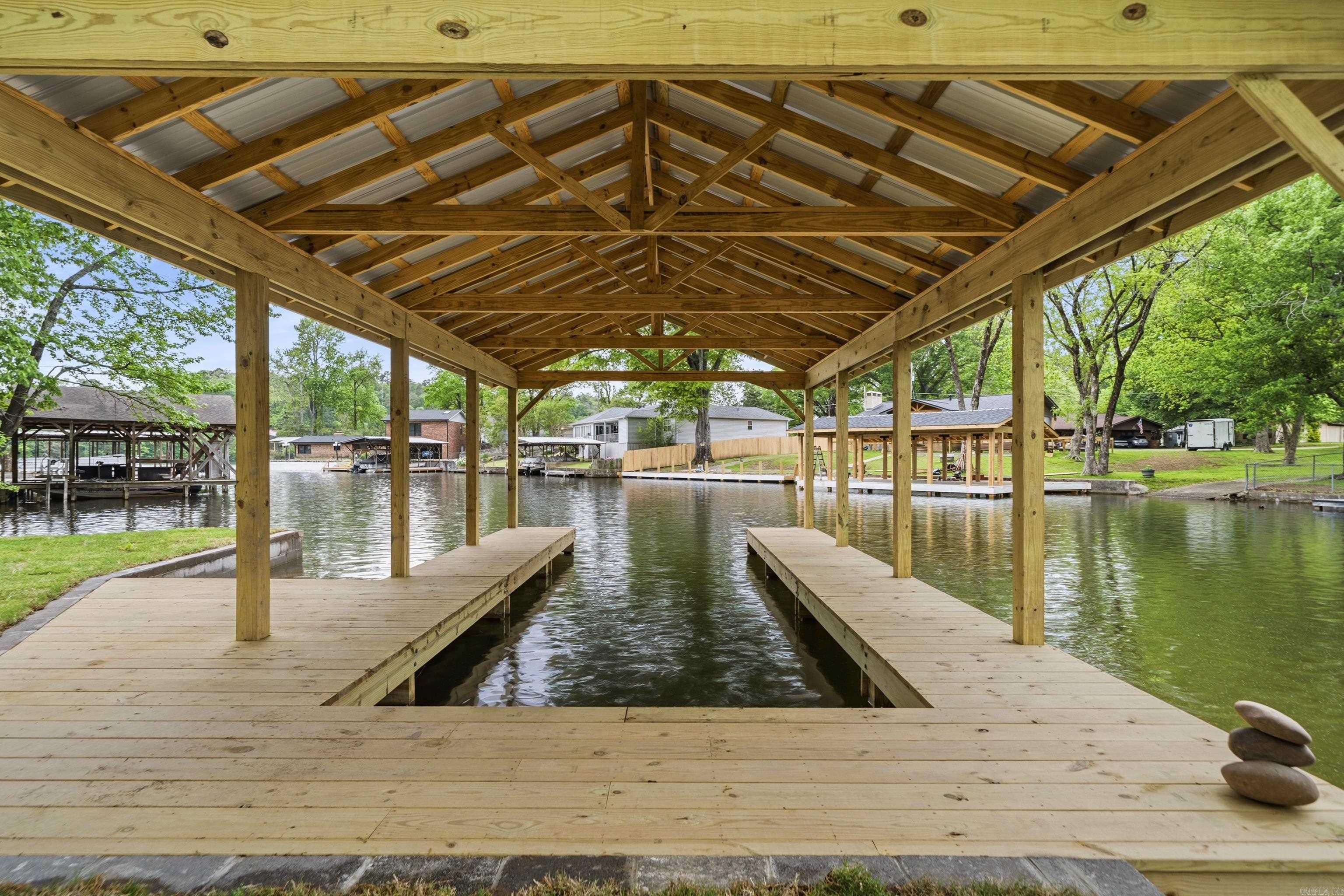 DUKE SHORES - Residential