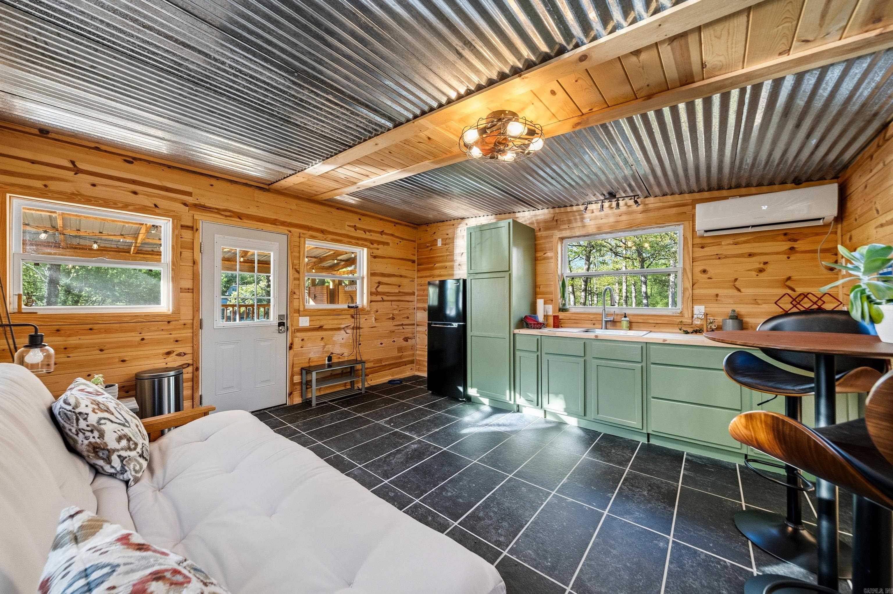 DUKE SHORES - Residential