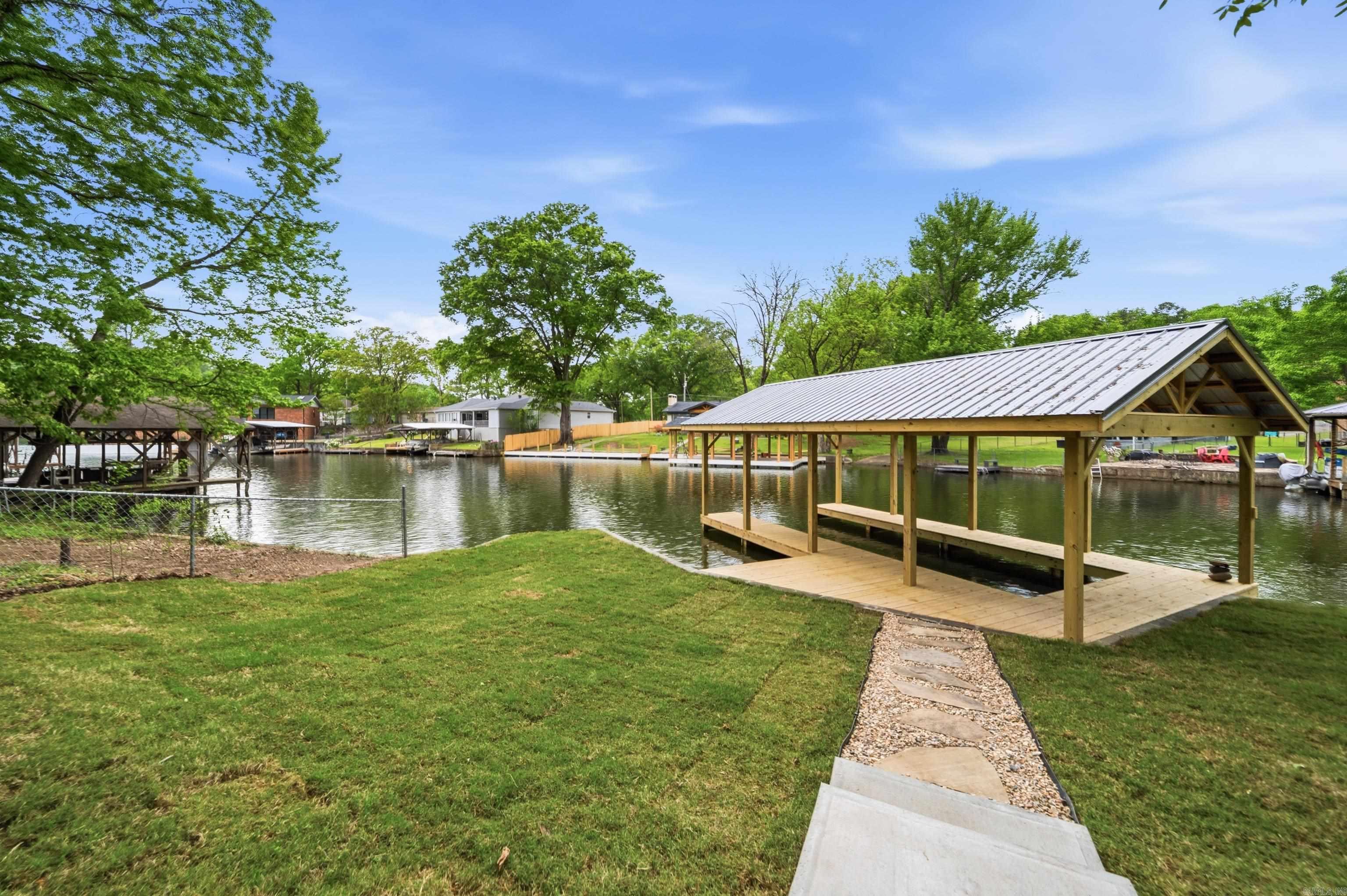 DUKE SHORES - Residential