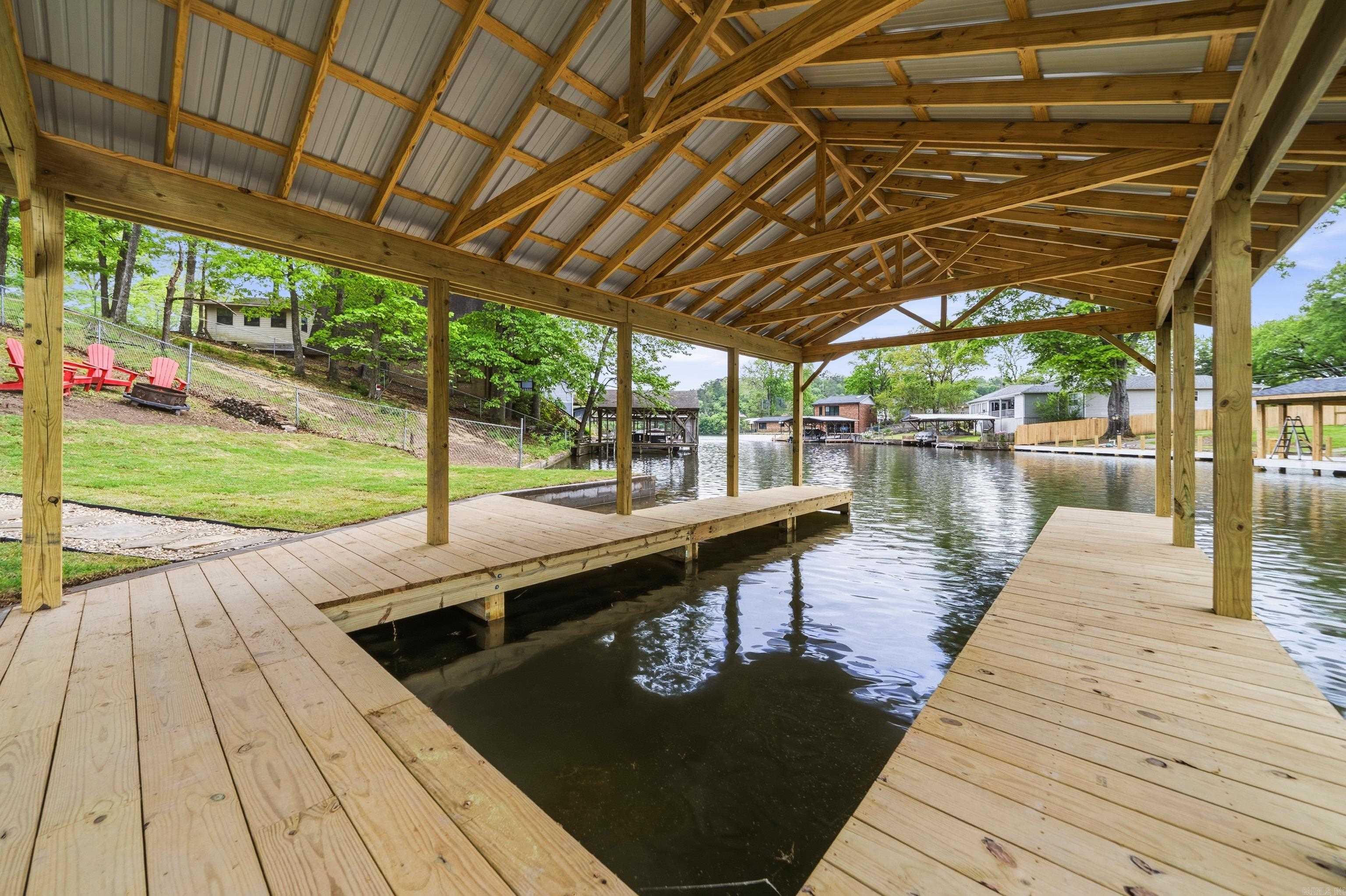 DUKE SHORES - Residential