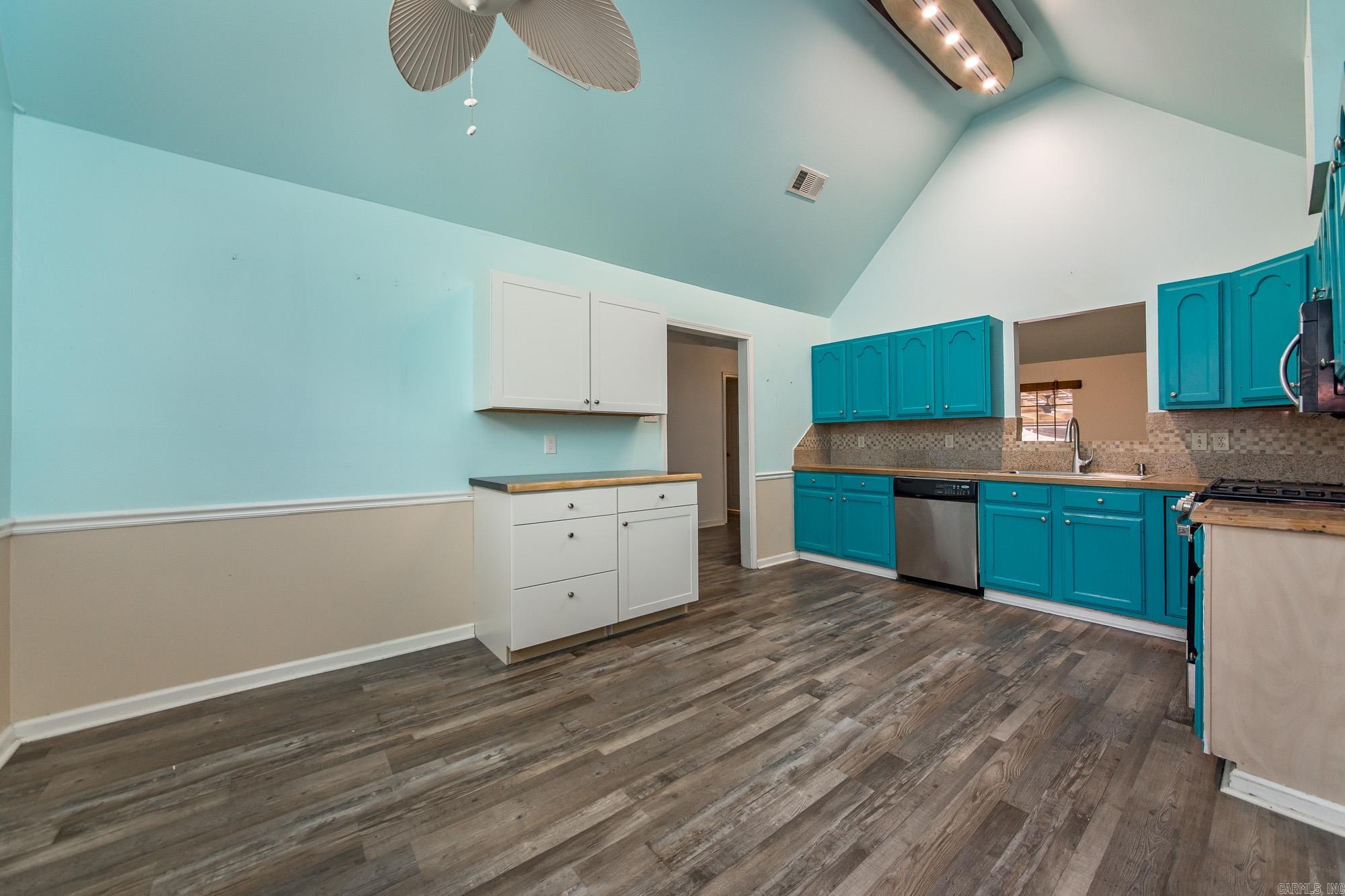 LAKEWOOD VALLEY ADDN - Residential