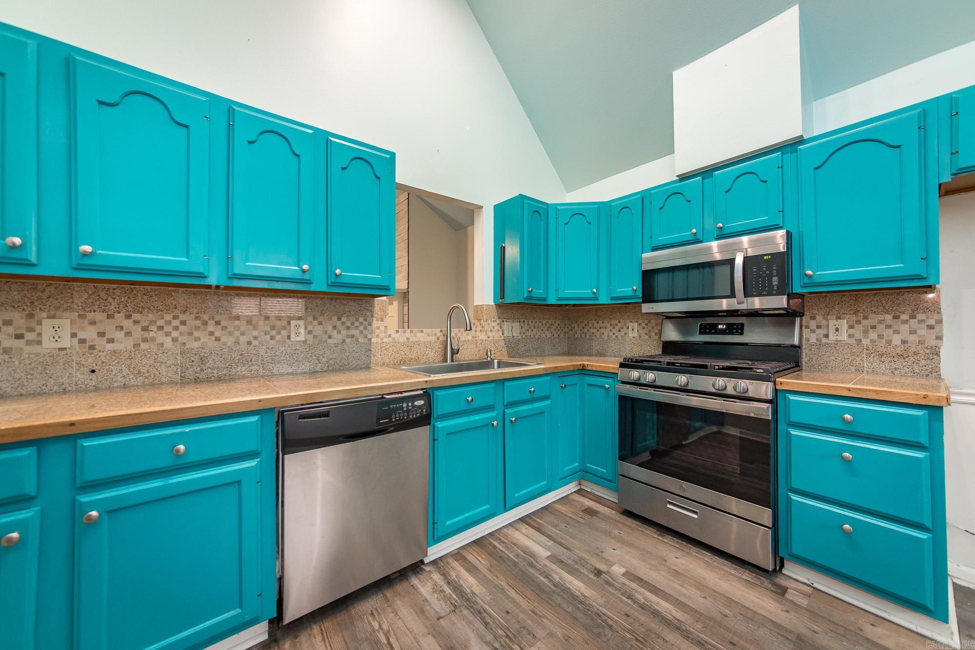 LAKEWOOD VALLEY ADDN - Residential