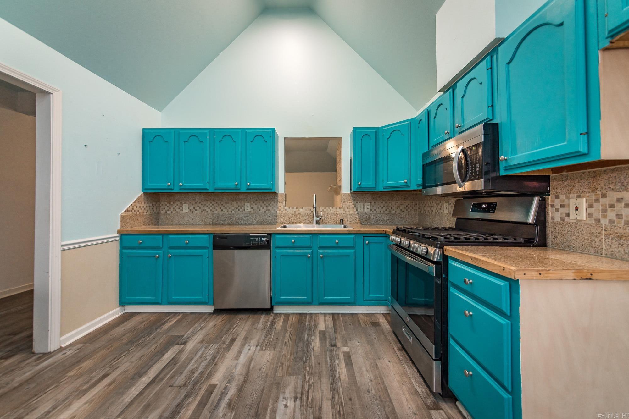 LAKEWOOD VALLEY ADDN - Residential