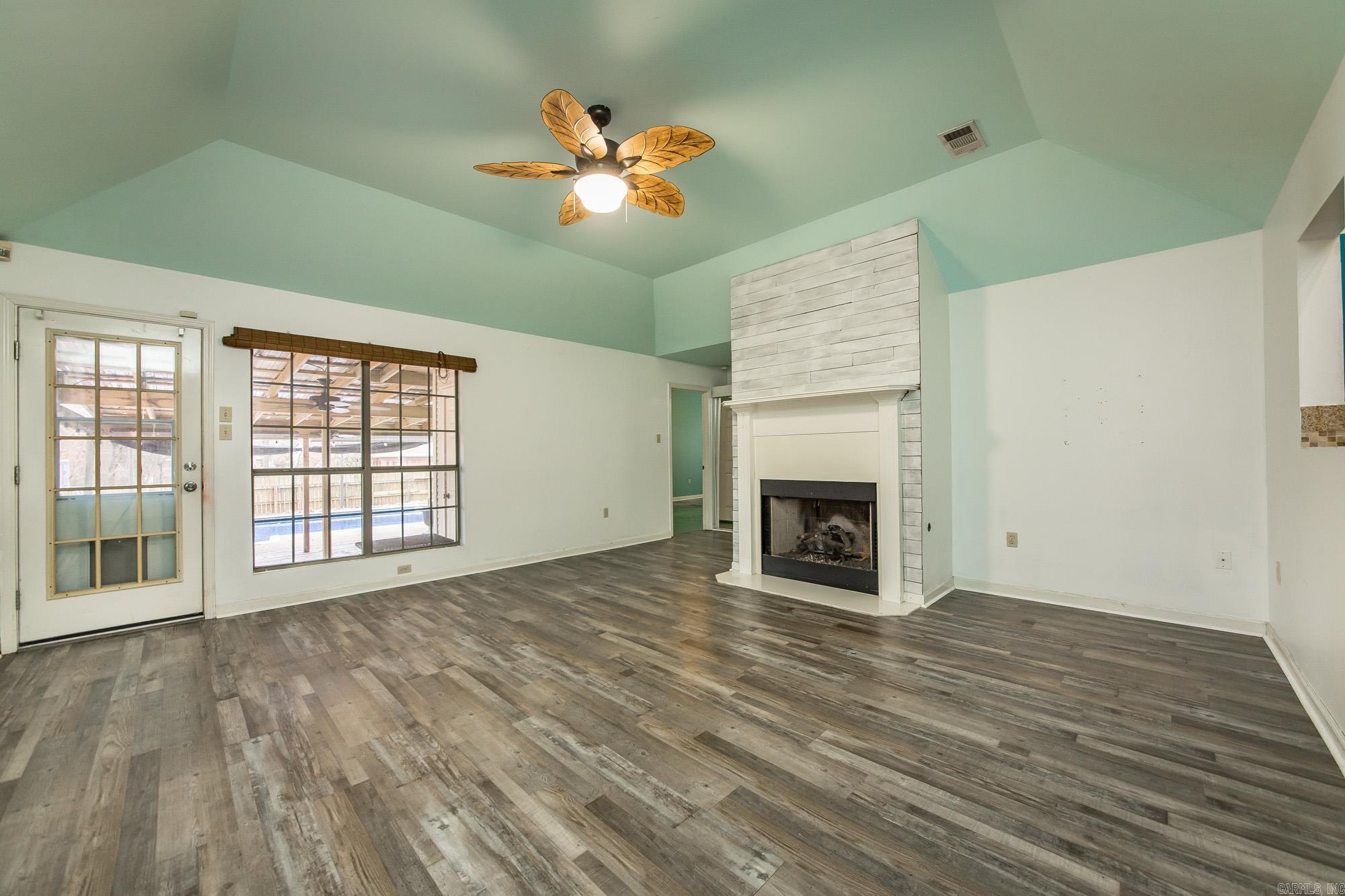 LAKEWOOD VALLEY ADDN - Residential