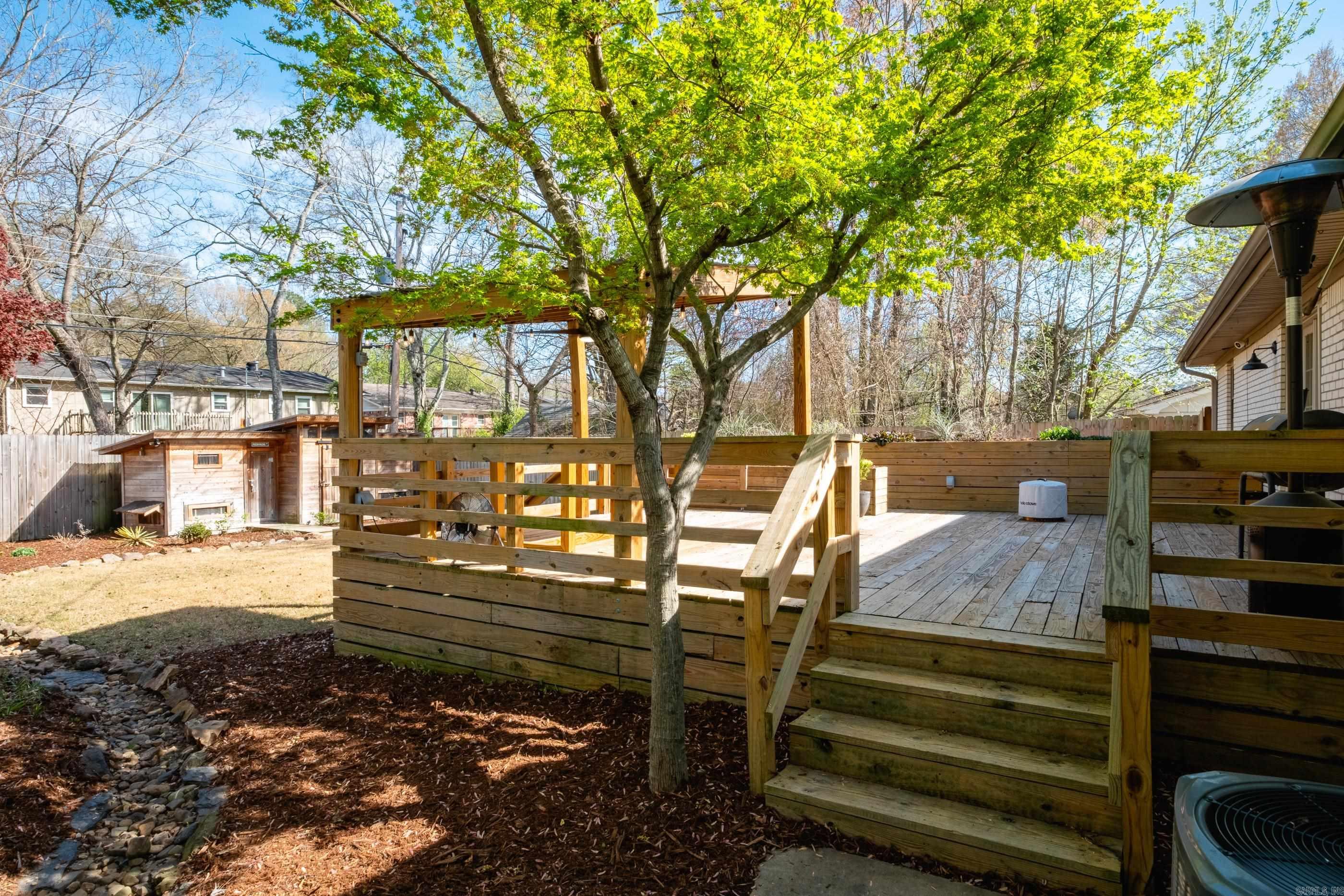 BROOK HOLLOW ADDN - Residential