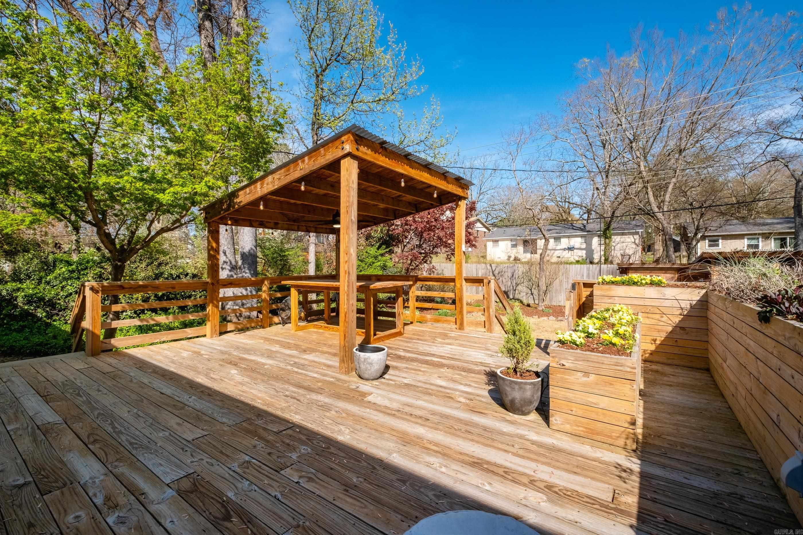 BROOK HOLLOW ADDN - Residential