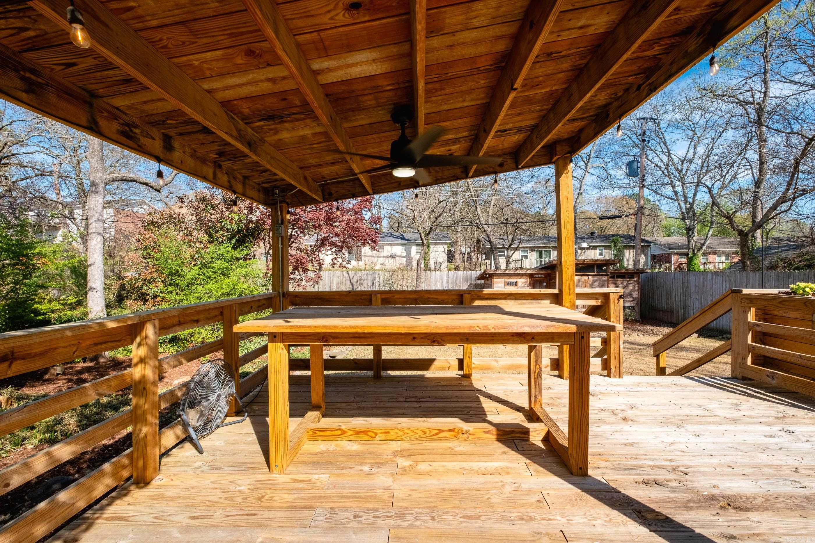 BROOK HOLLOW ADDN - Residential