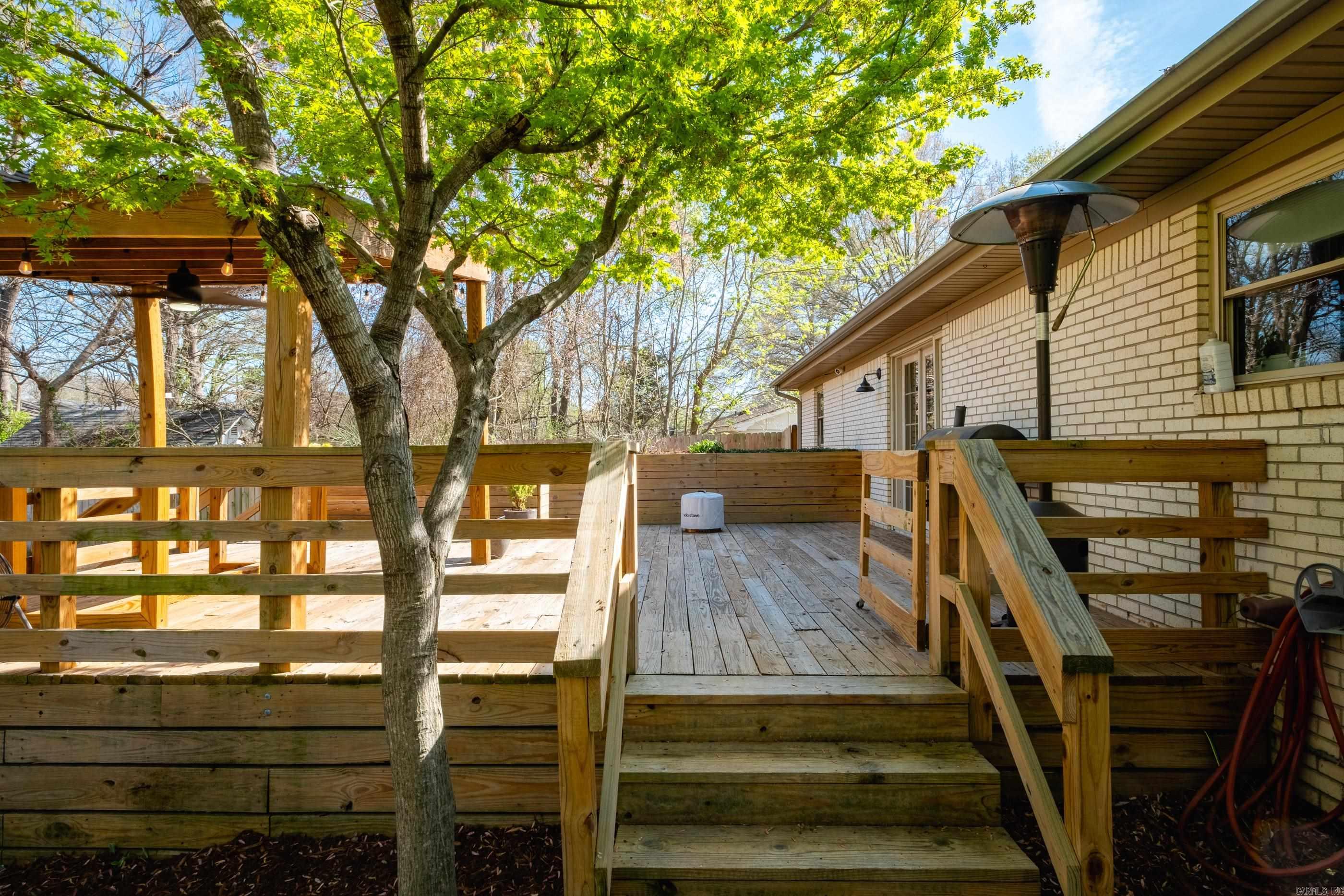 BROOK HOLLOW ADDN - Residential