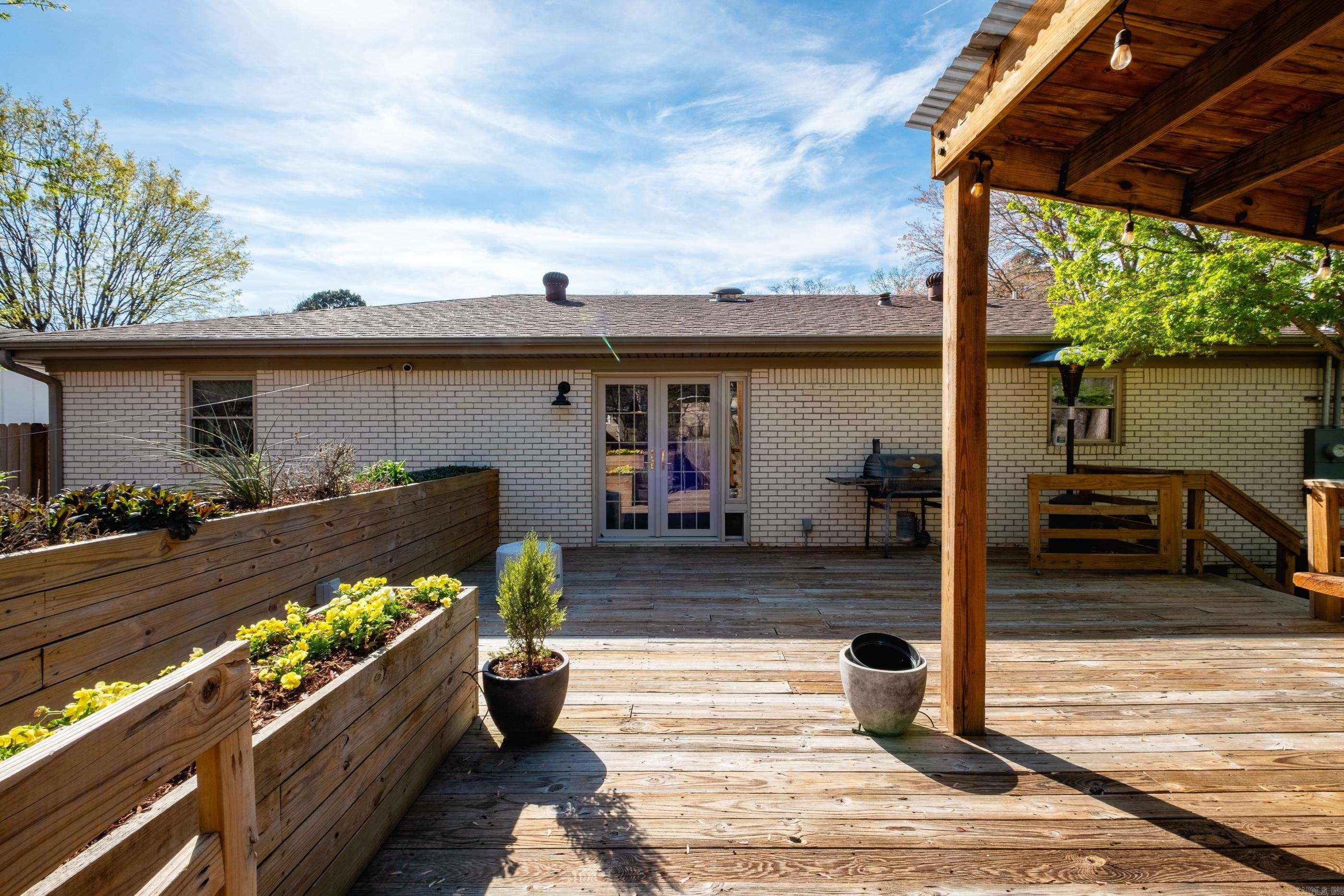 BROOK HOLLOW ADDN - Residential