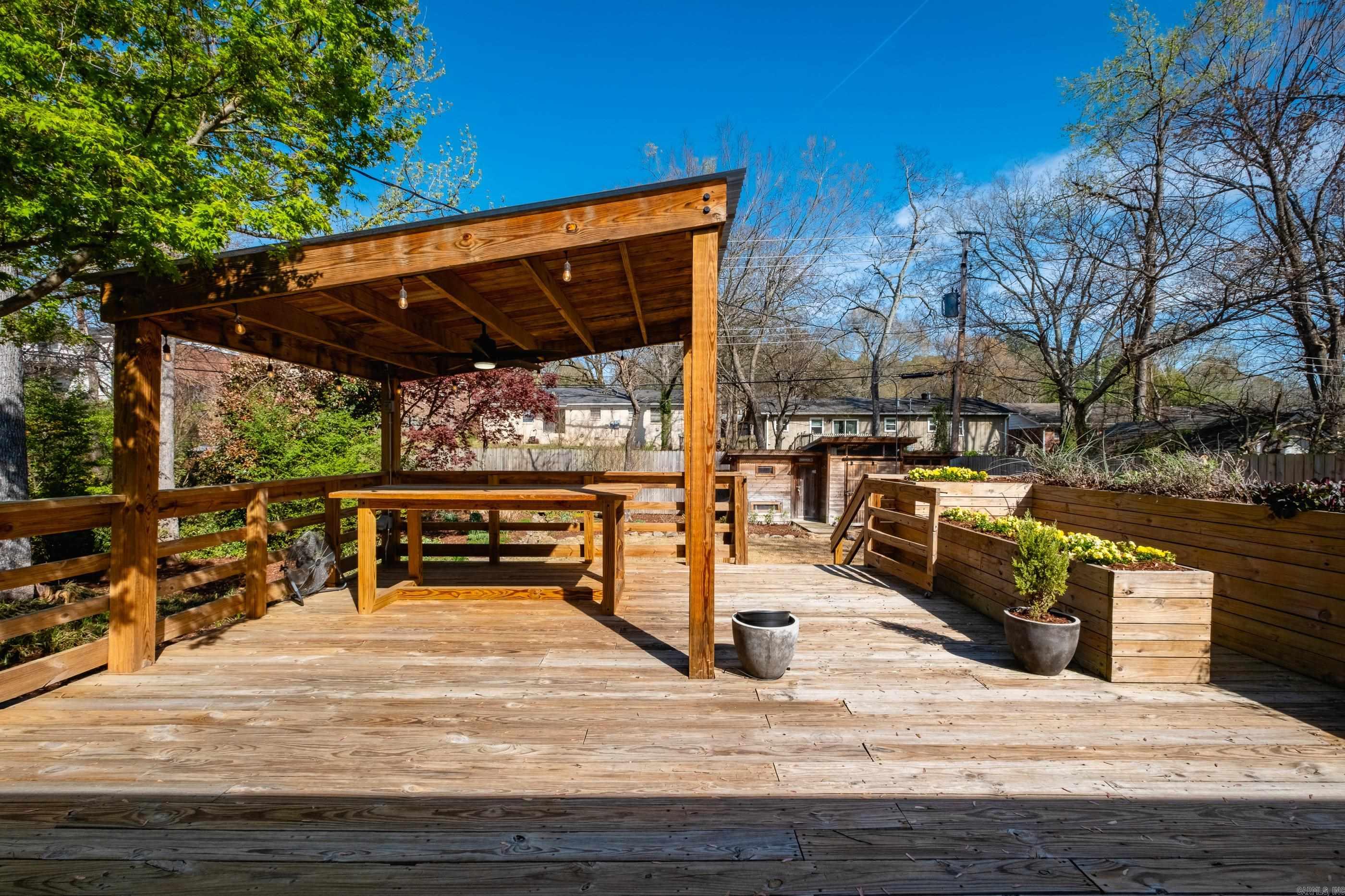 BROOK HOLLOW ADDN - Residential