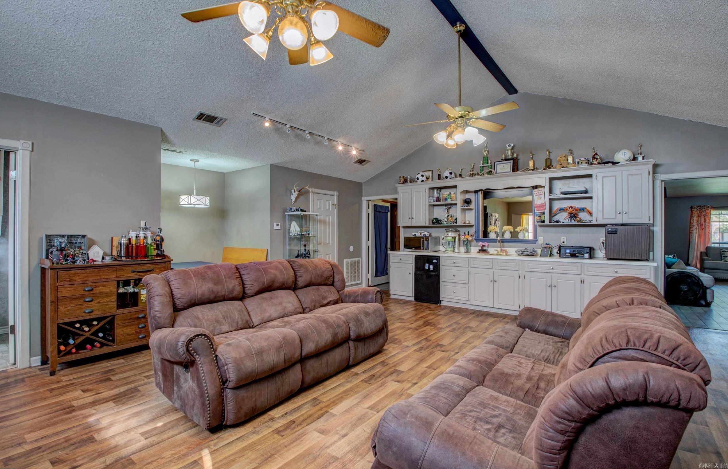 FOXWOOD J - Residential