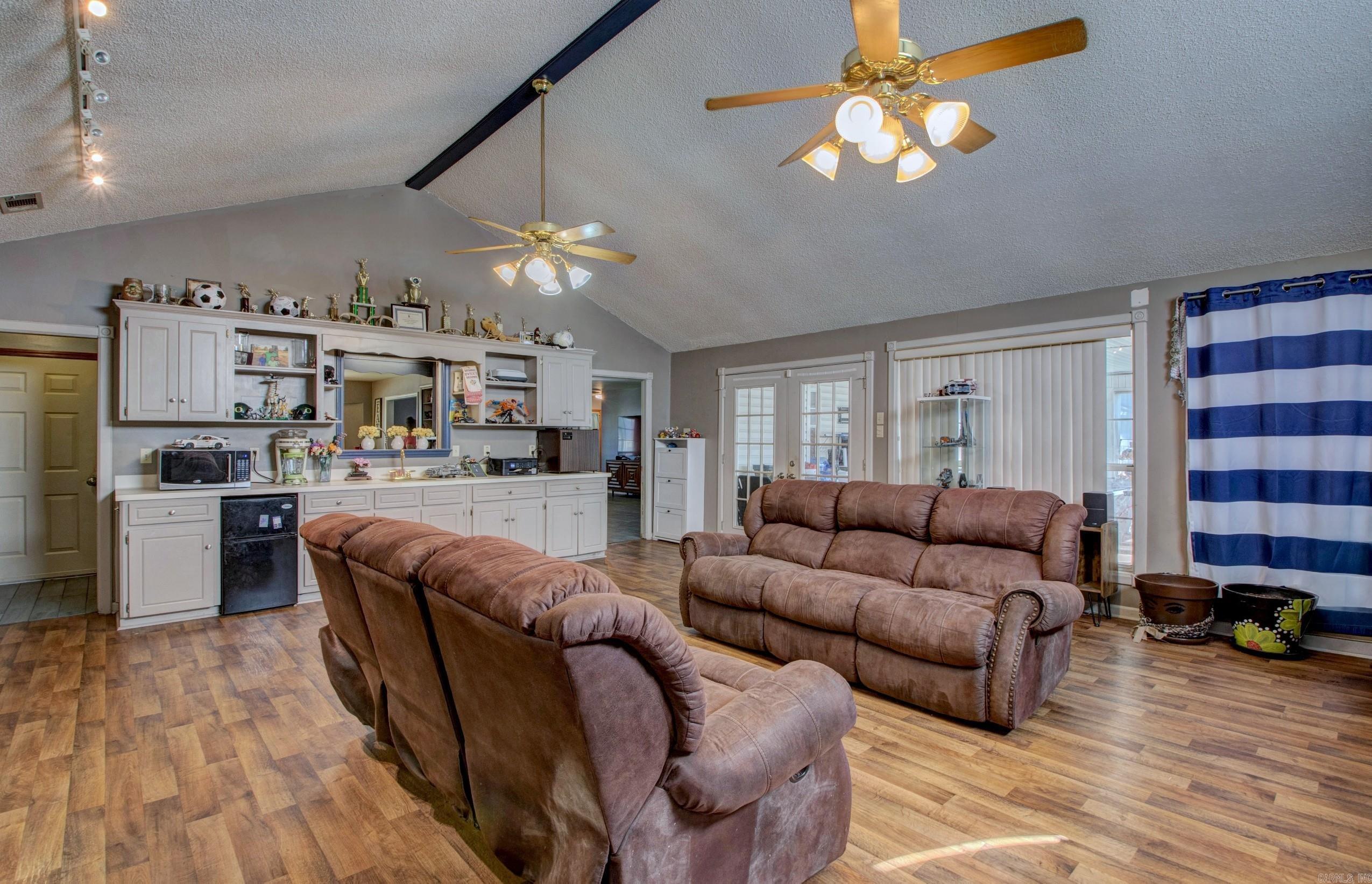 FOXWOOD J - Residential