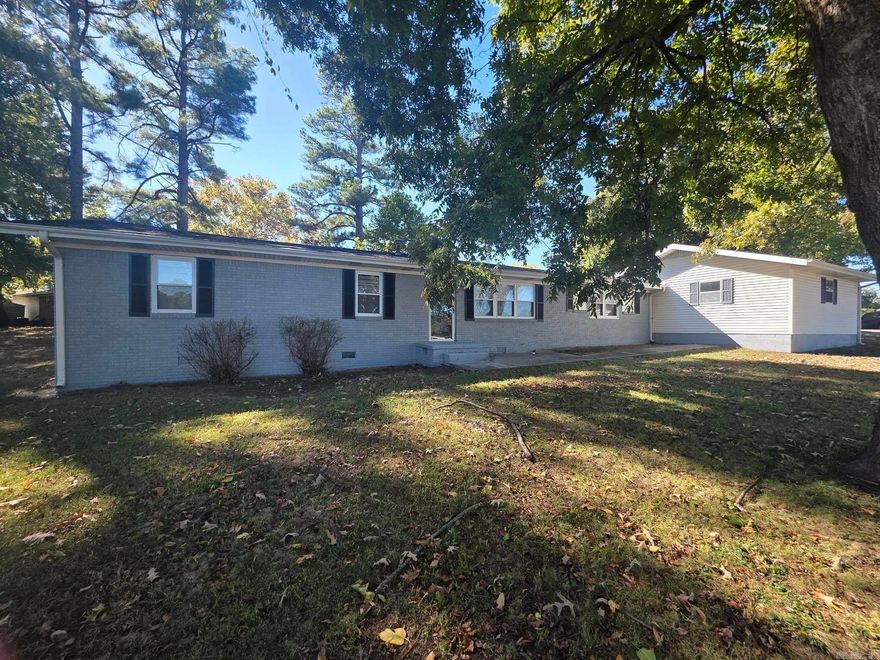 Beautifully renovated and move-in ready, this 3-bedroom, 2-bath home offers 1,625sqft +/- of stylish living space on a spacious 0.26-acre corner lot. (NEW SHINGLES AND HVAC) The all-brick exterior adds timeless appeal, while inside you’ll find an inviting open layout with LVP flooring and faux wood blinds throughout.  Enjoy cooking on the gas stove in the modern kitchen, then gather in the formal dining room or cozy den for family meals or quiet evenings. With its blend of comfort, charm, and convenience, this home is the perfect place to settle in and make lasting memories.  3/2 1625 sqft +/-  corner .26 lot. Across street from GCT West campus.   * Free Home Warranty * Seller will pay buyers closing cost up to $7,000.