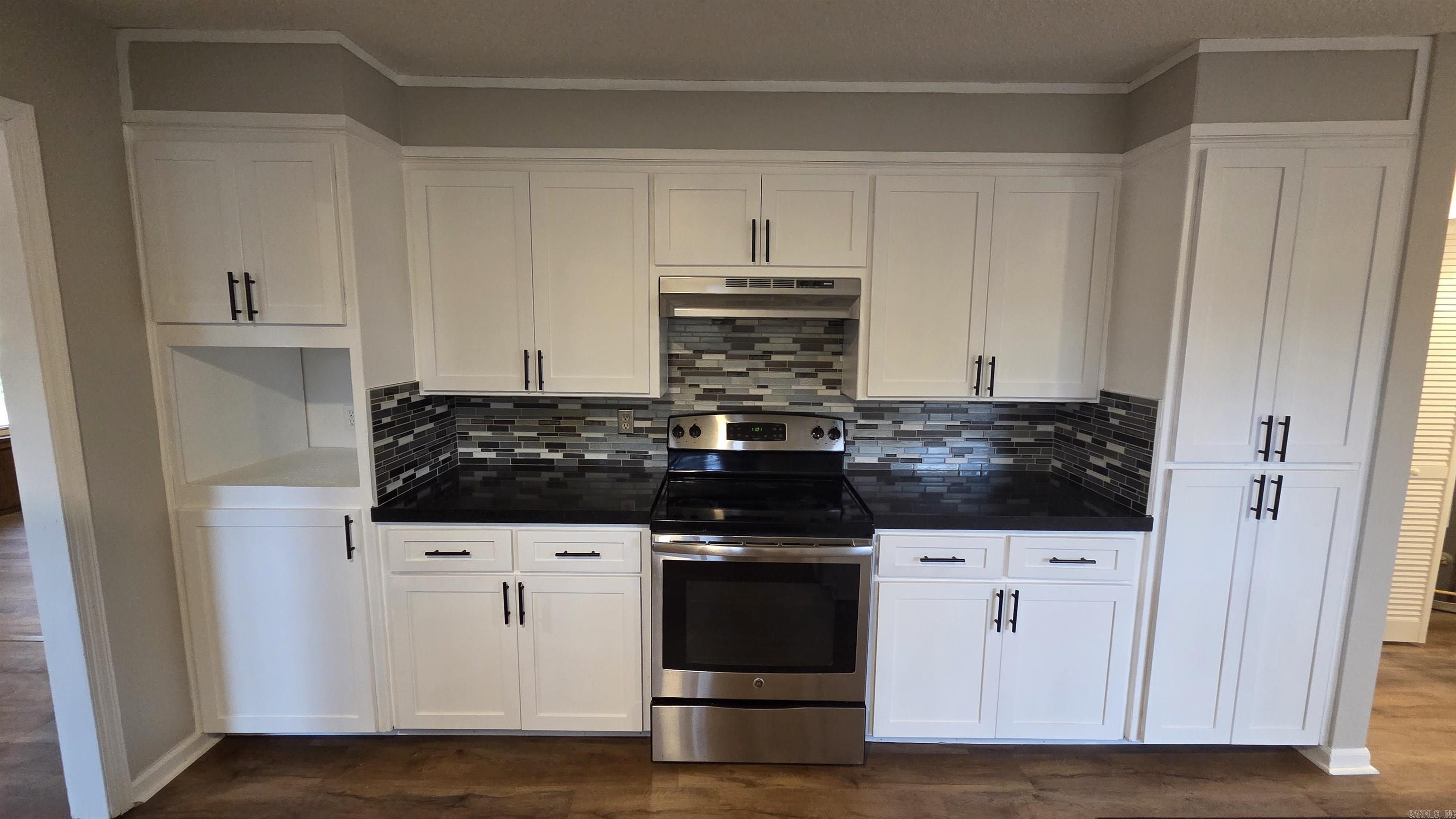 BLOOMFIELD HILLS - Residential