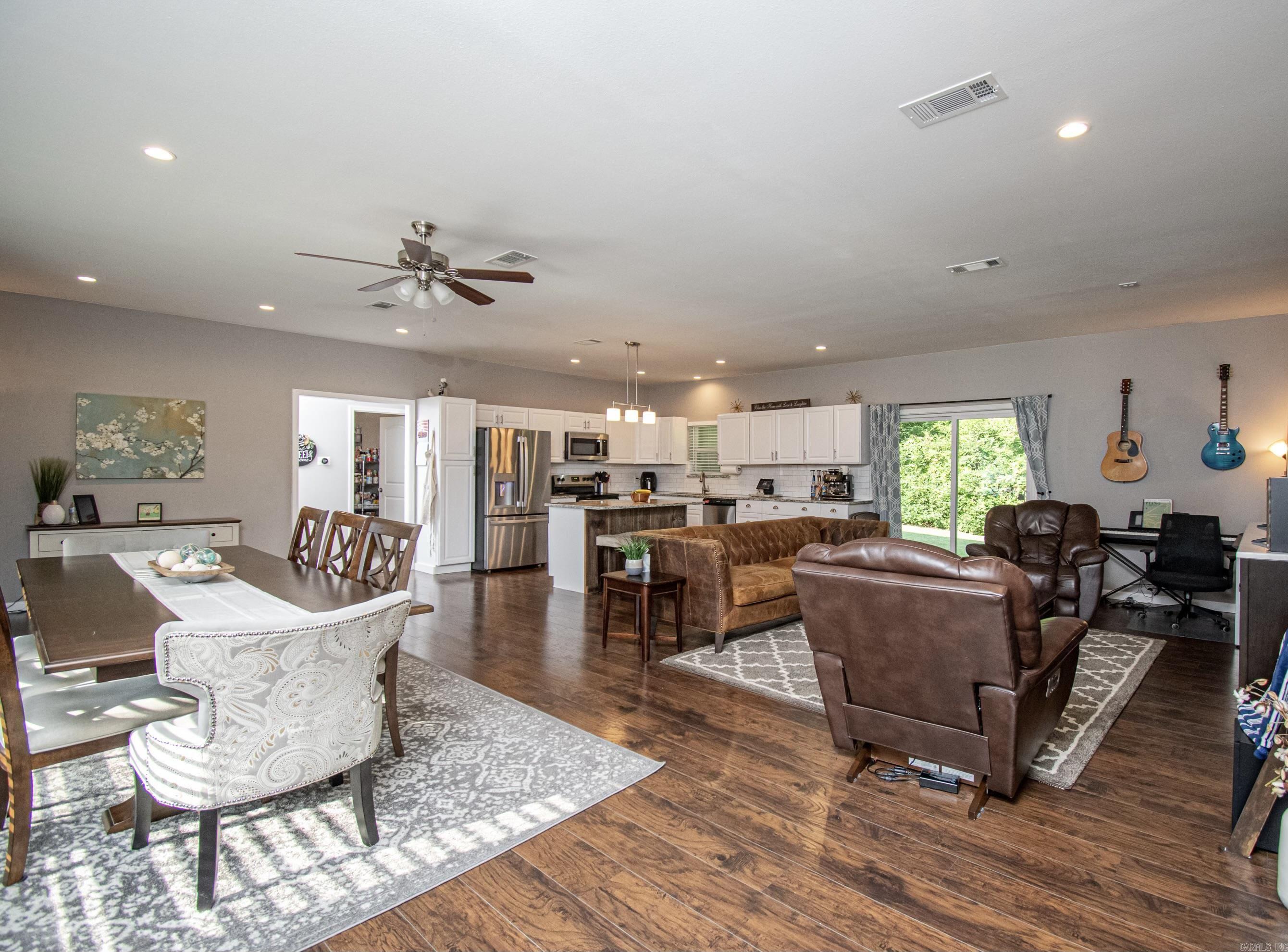 Towne Oaks - Residential