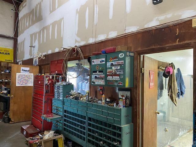 Metes & Bounds - Commercial Sale