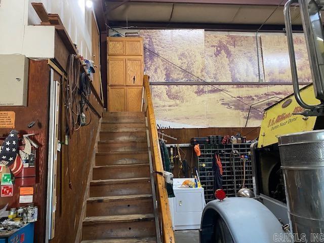 Metes & Bounds - Commercial Sale