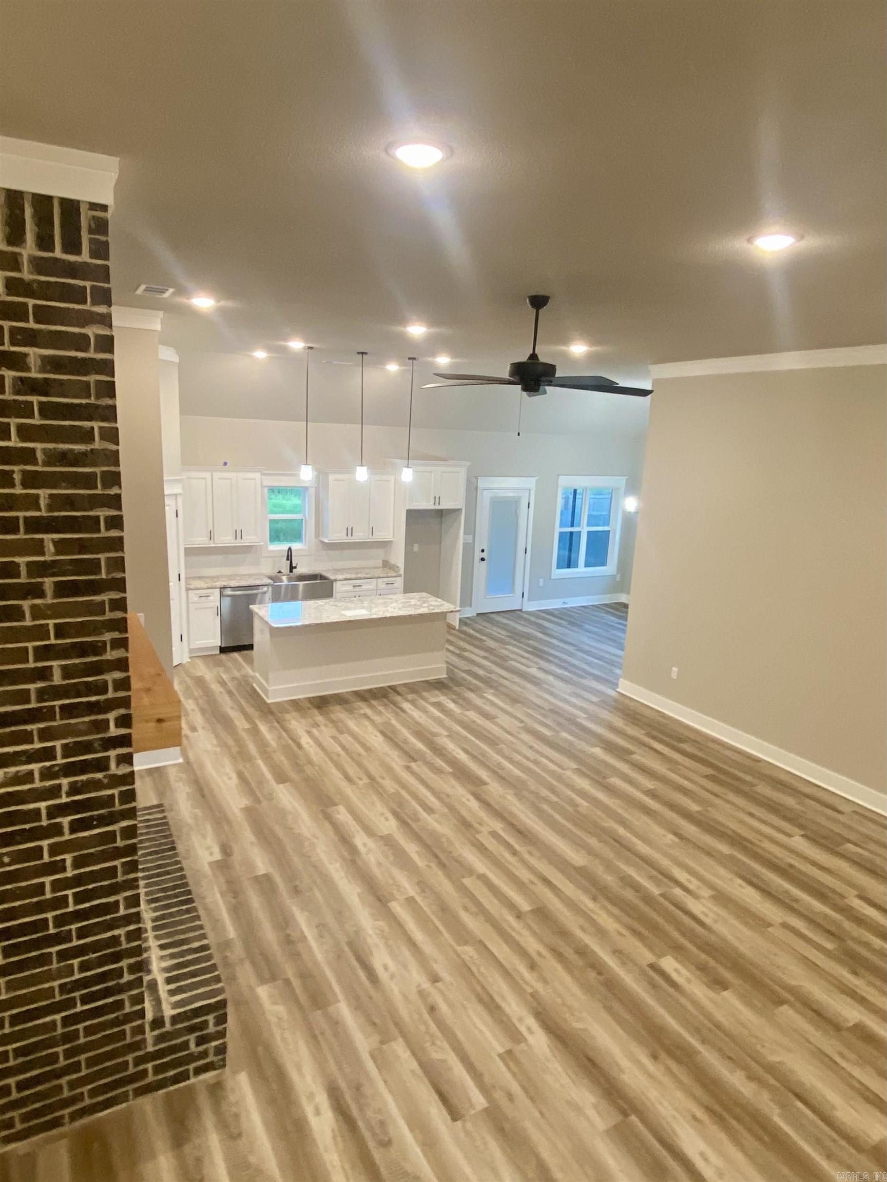 Sarah Crossing - Residential