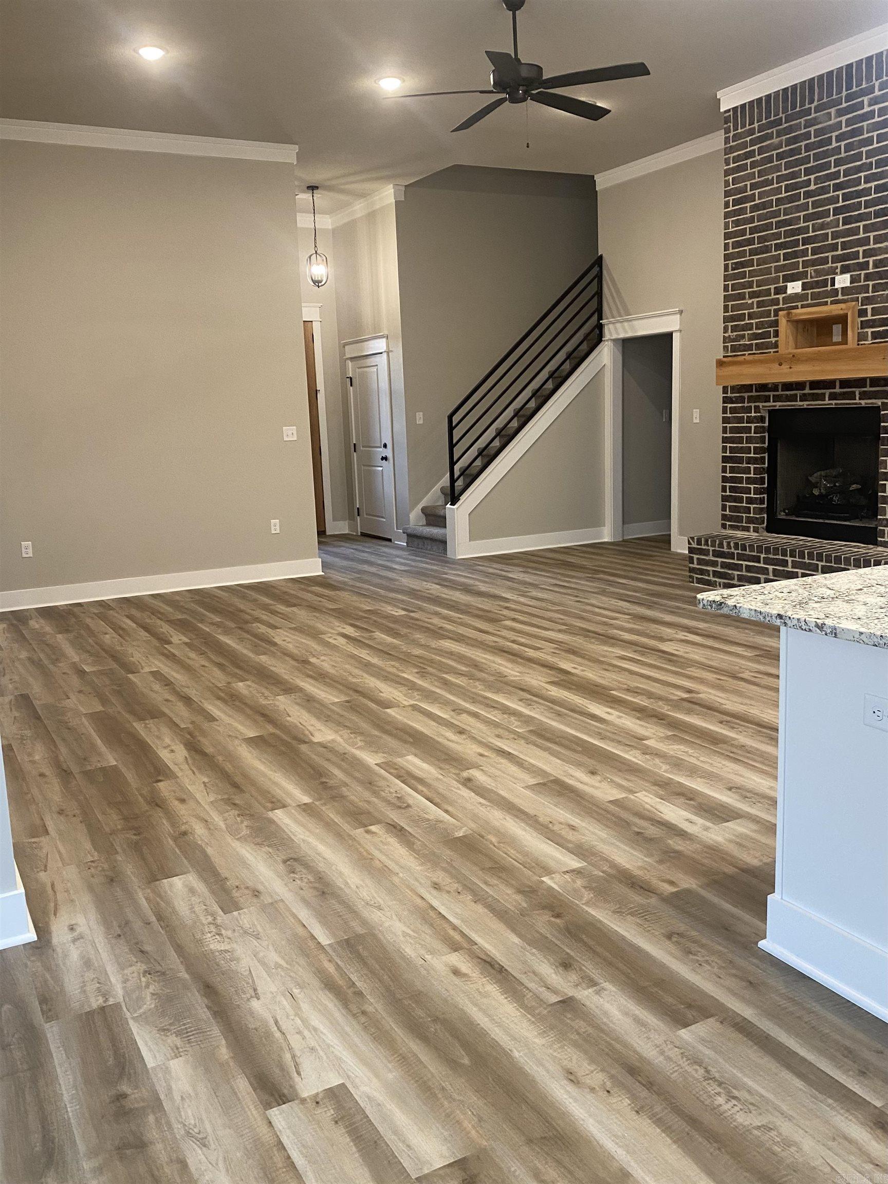 Sarah Crossing - Residential